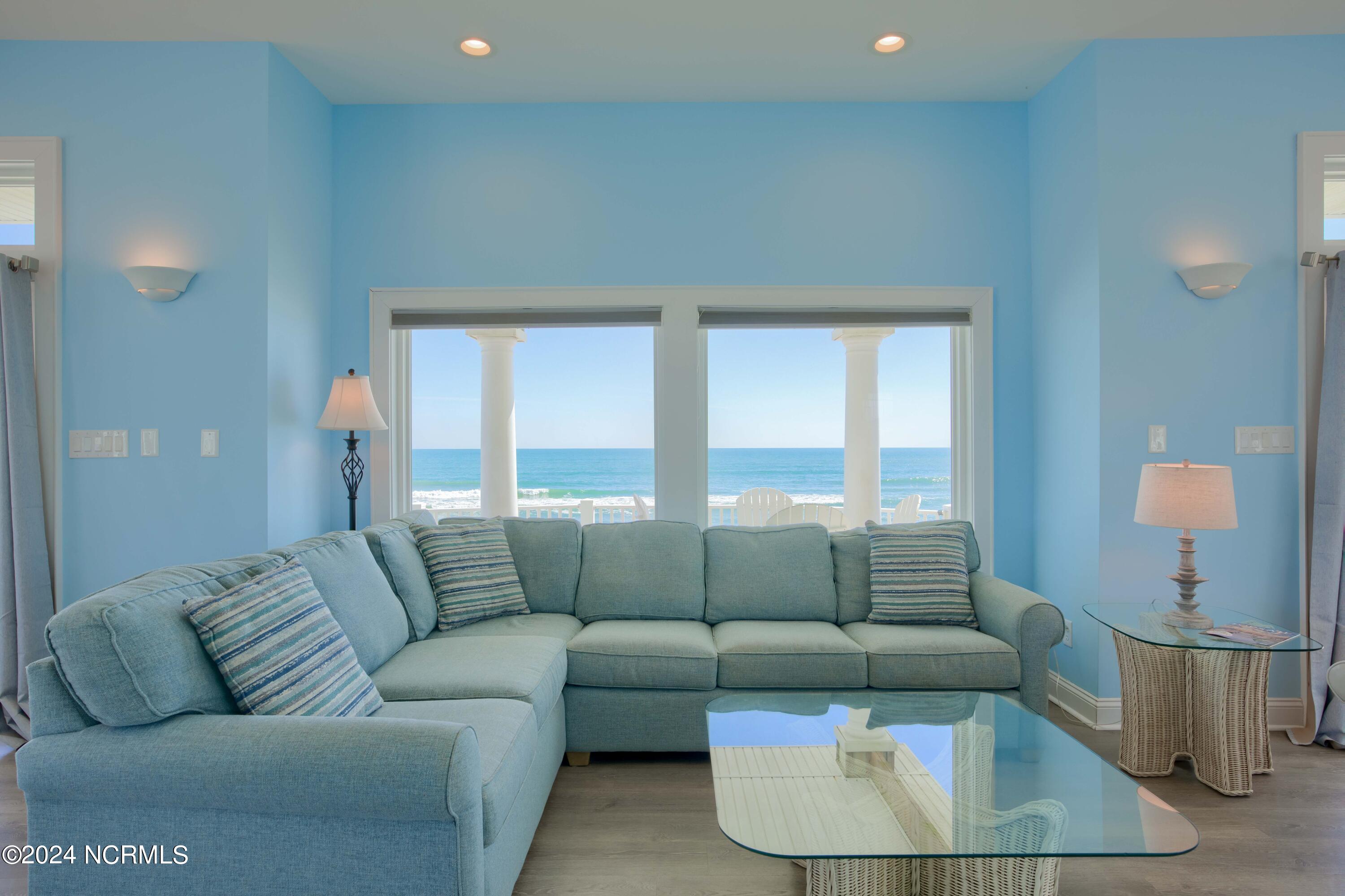 4192-4194 Island Drive