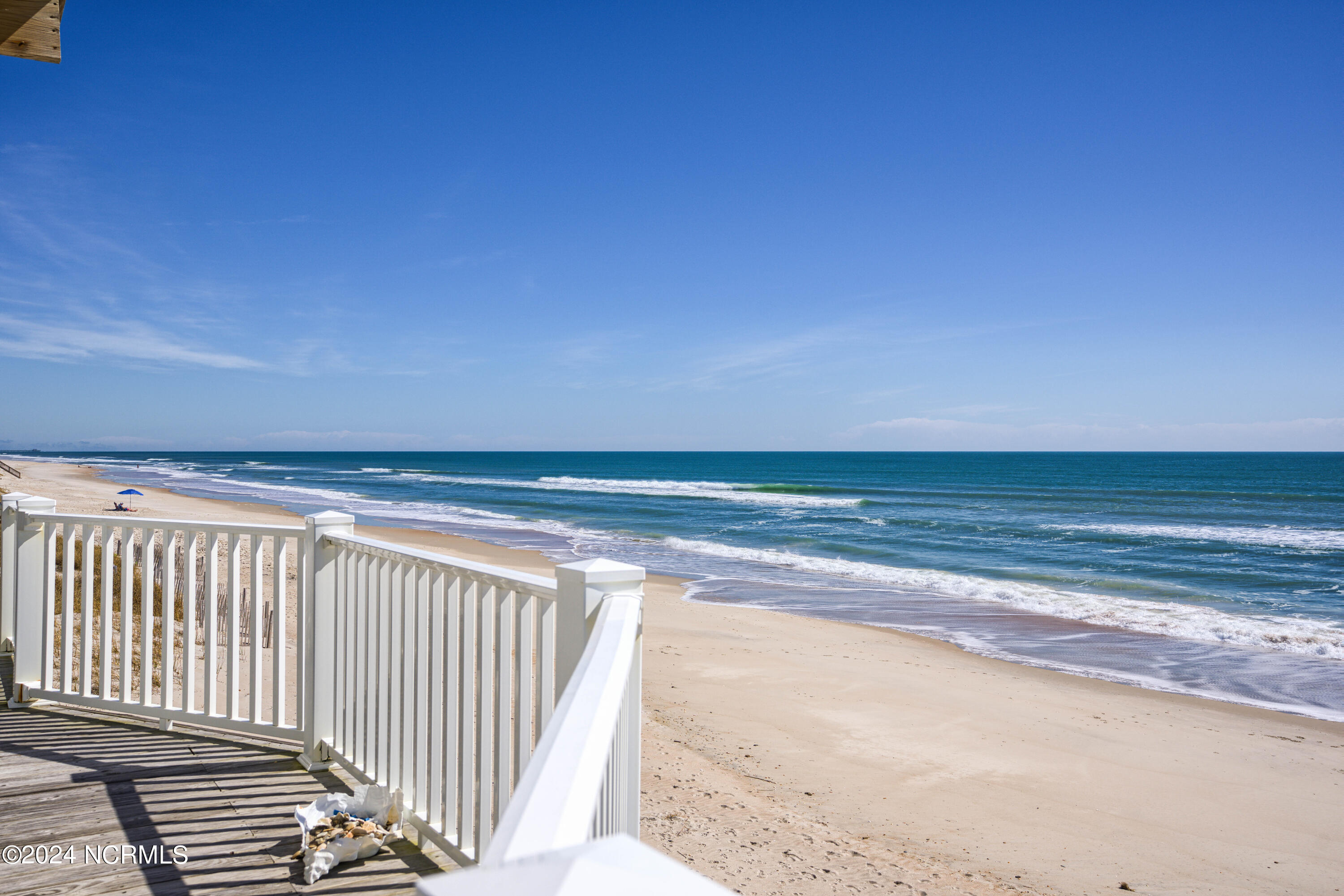 4192-4194 Island Drive