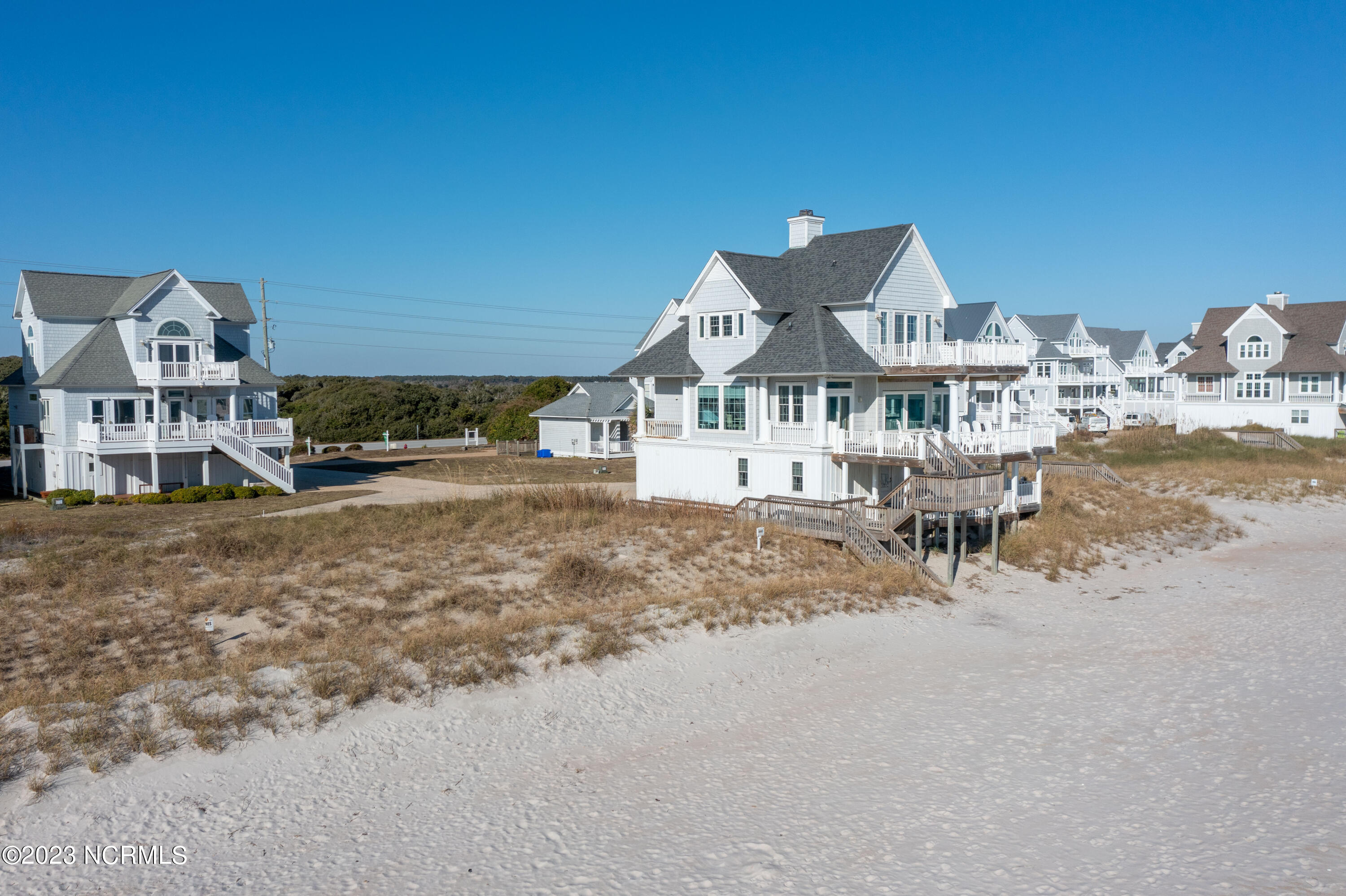 4192-4194 Island Drive