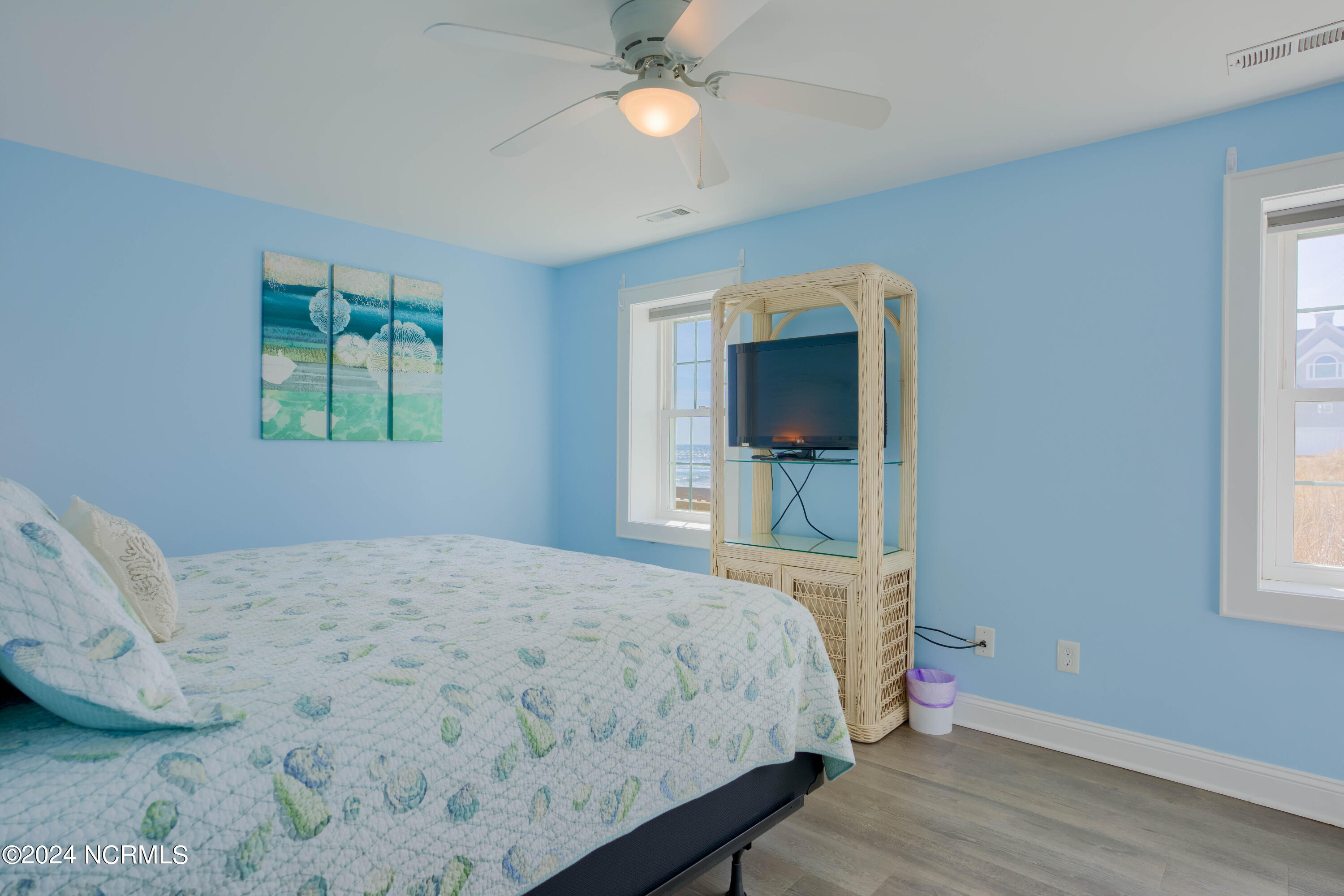 4192-4194 Island Drive