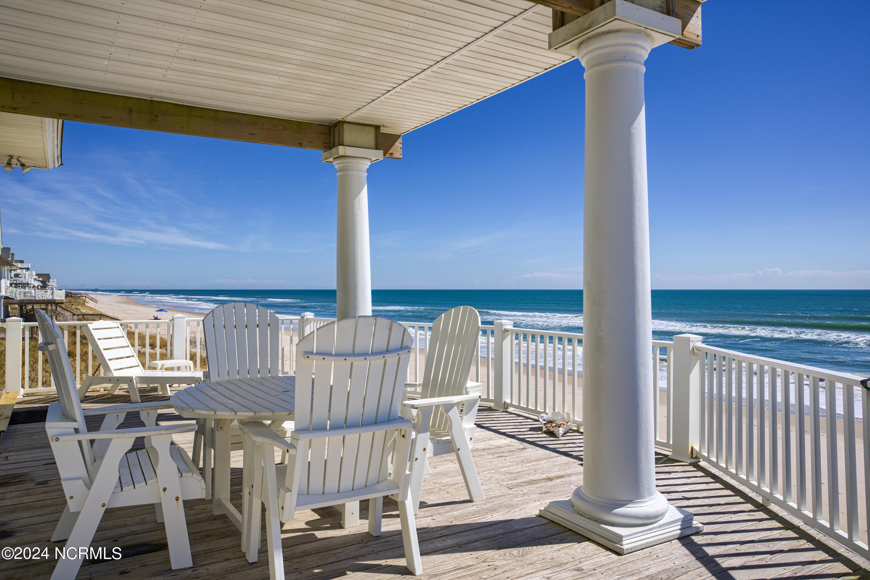 4192-4194 Island Drive