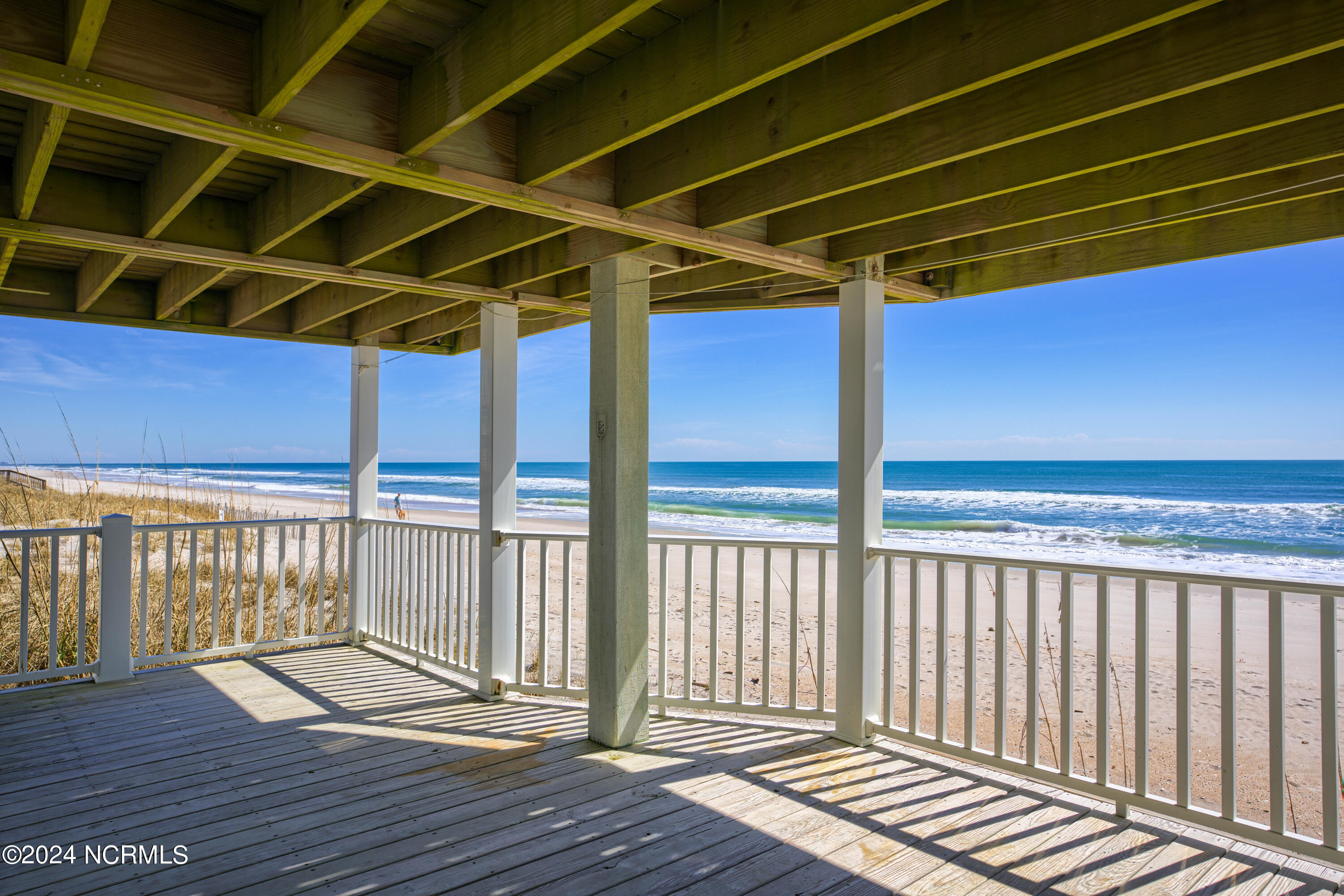 4192-4194 Island Drive