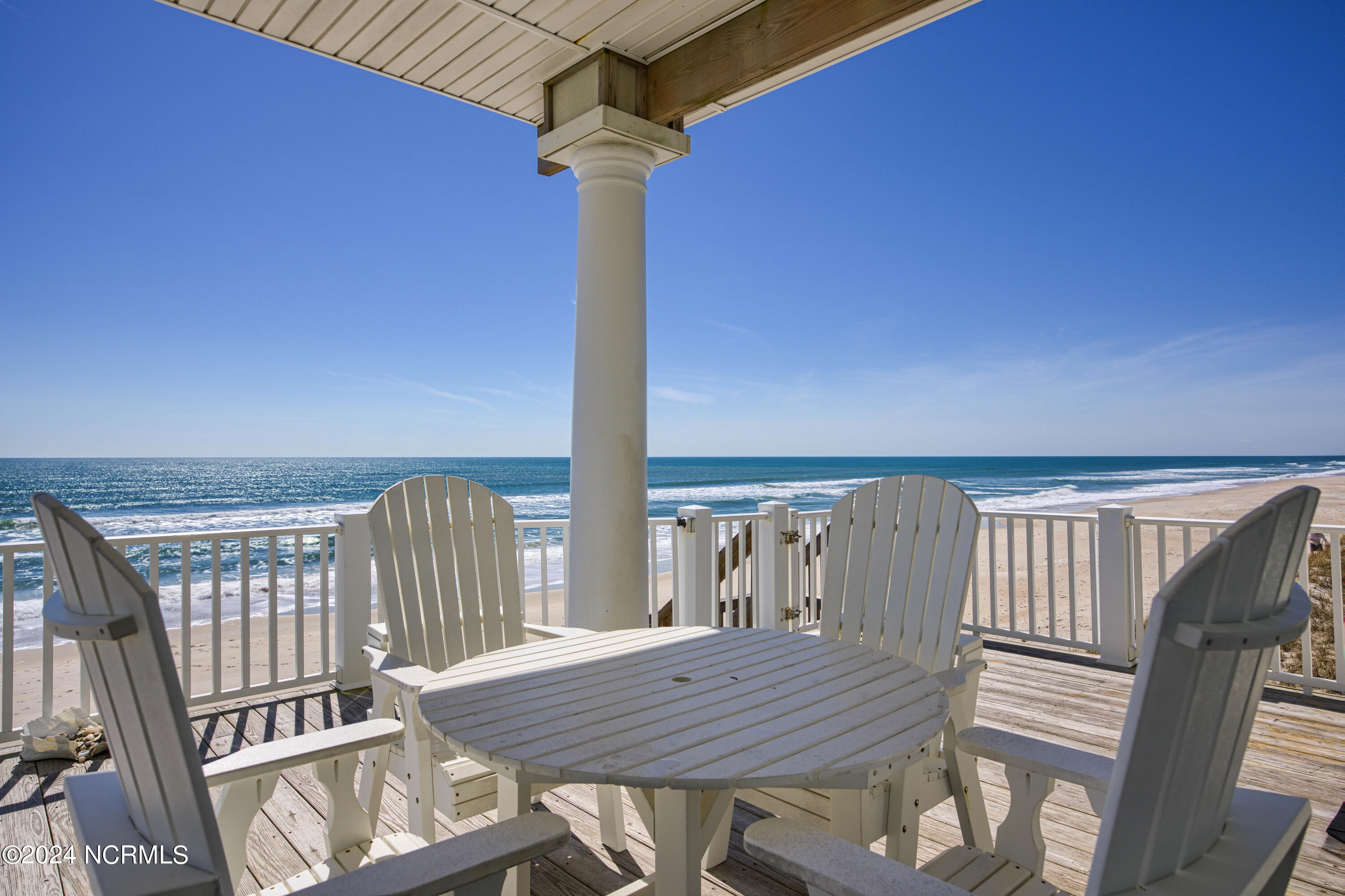 4192-4194 Island Drive