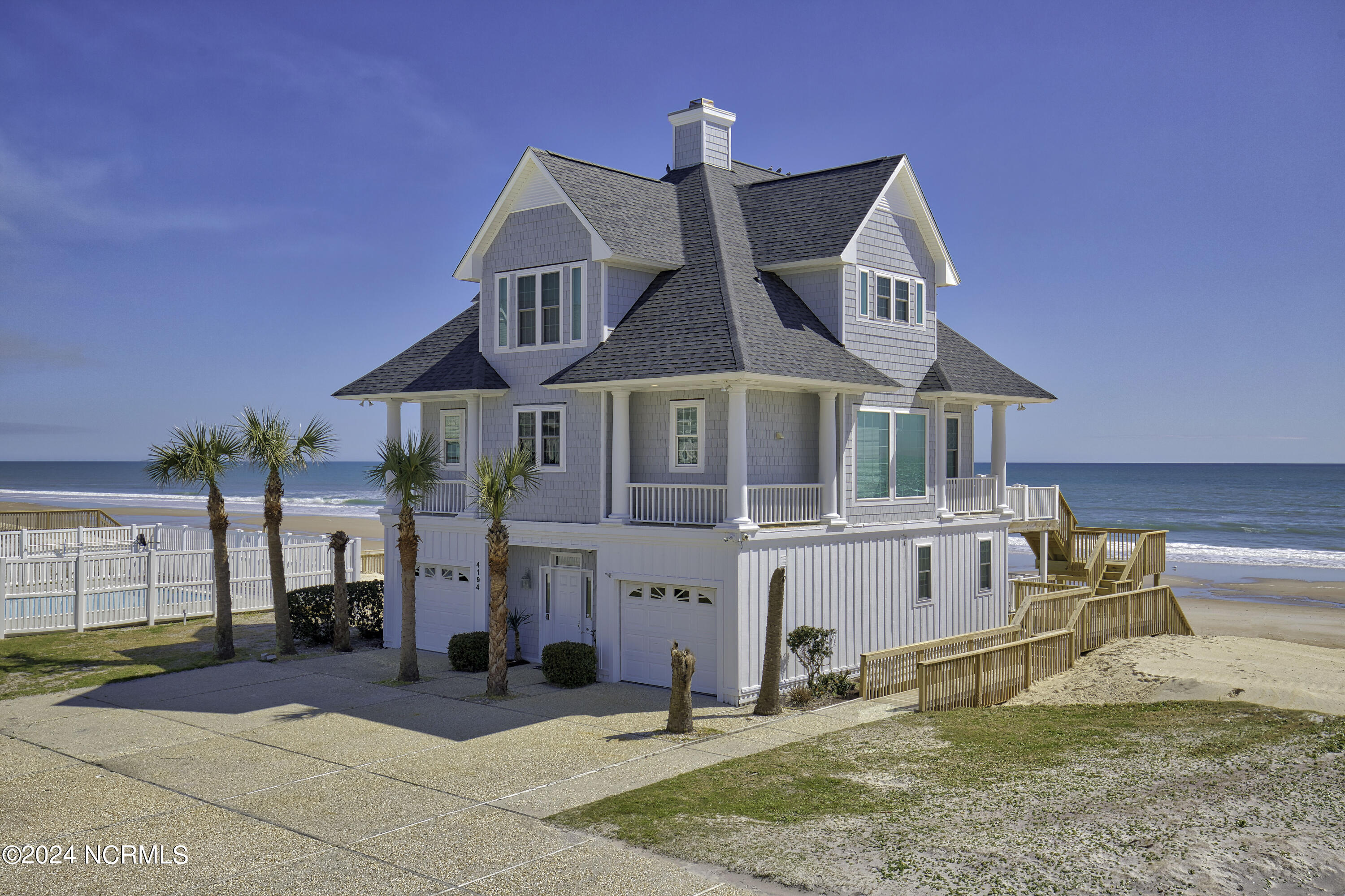 4192-4194 Island Drive