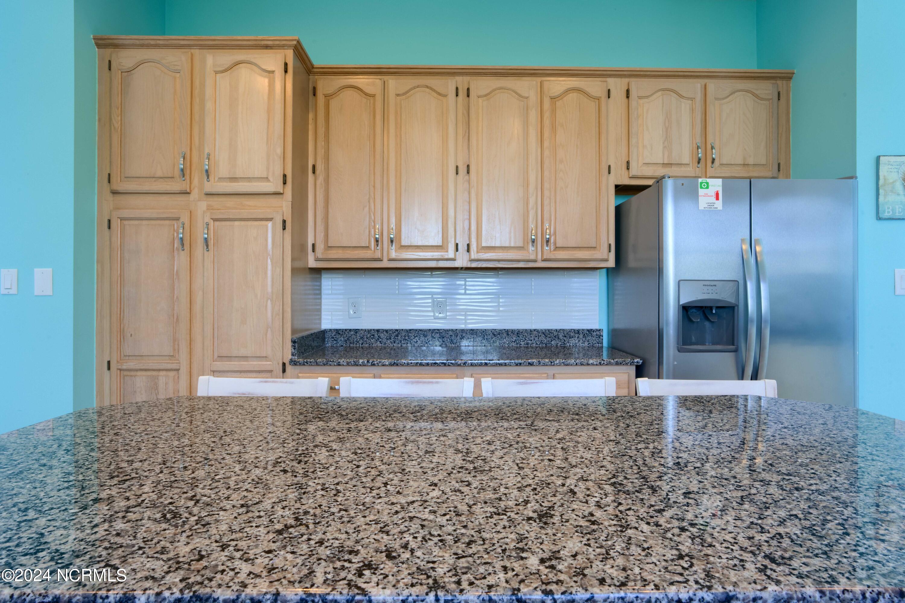 4192-4194 Island Drive