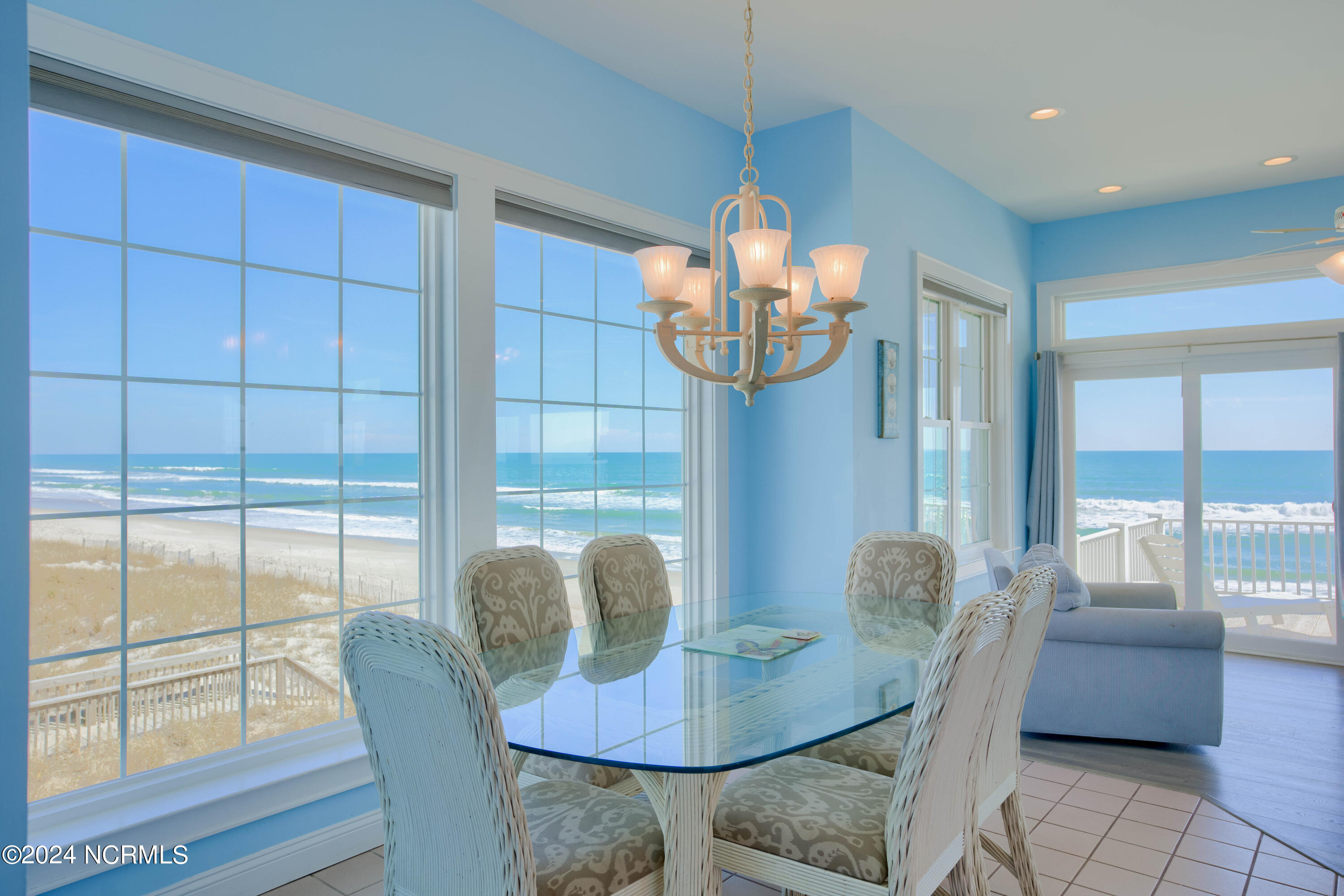 4192-4194 Island Drive