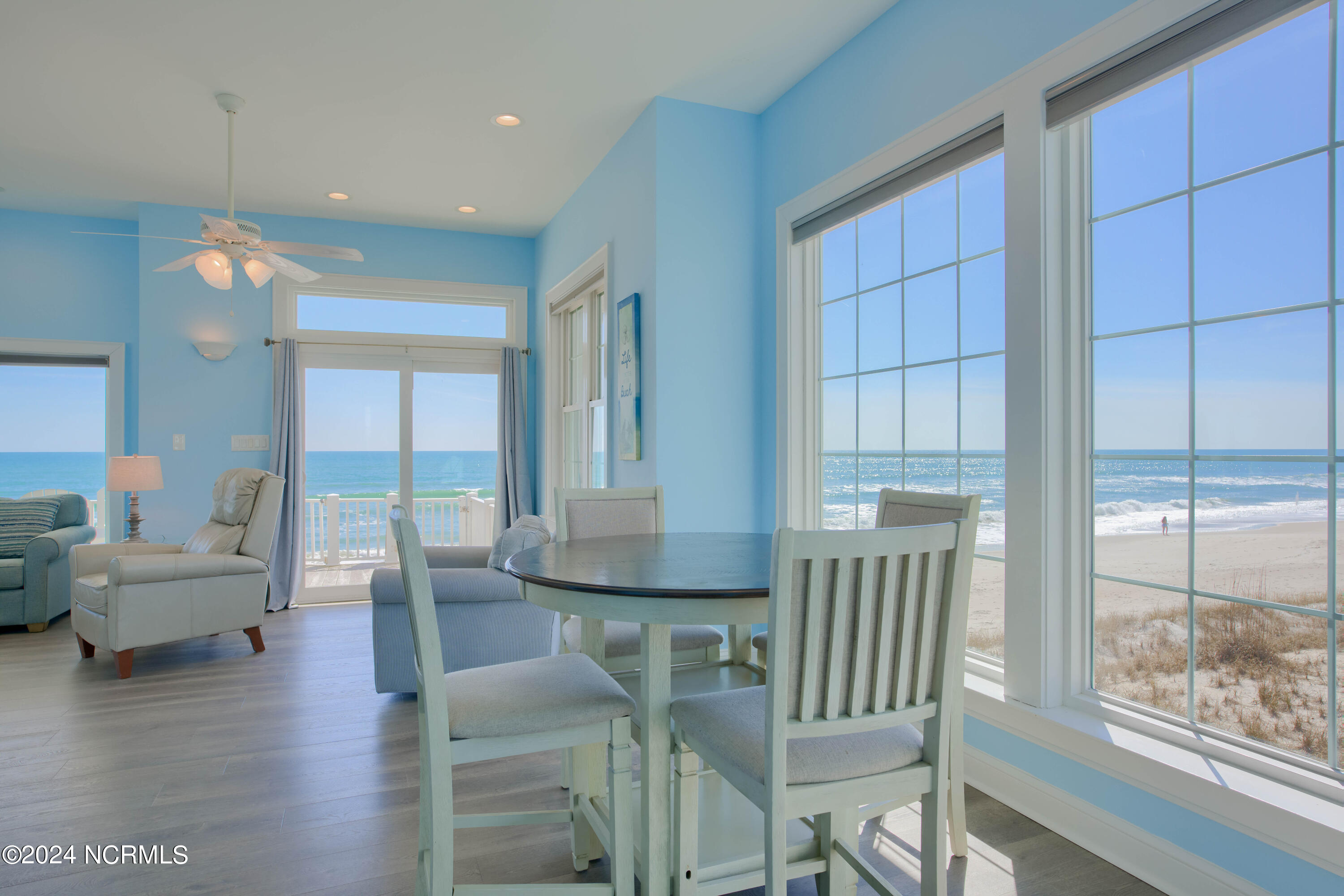 4192-4194 Island Drive