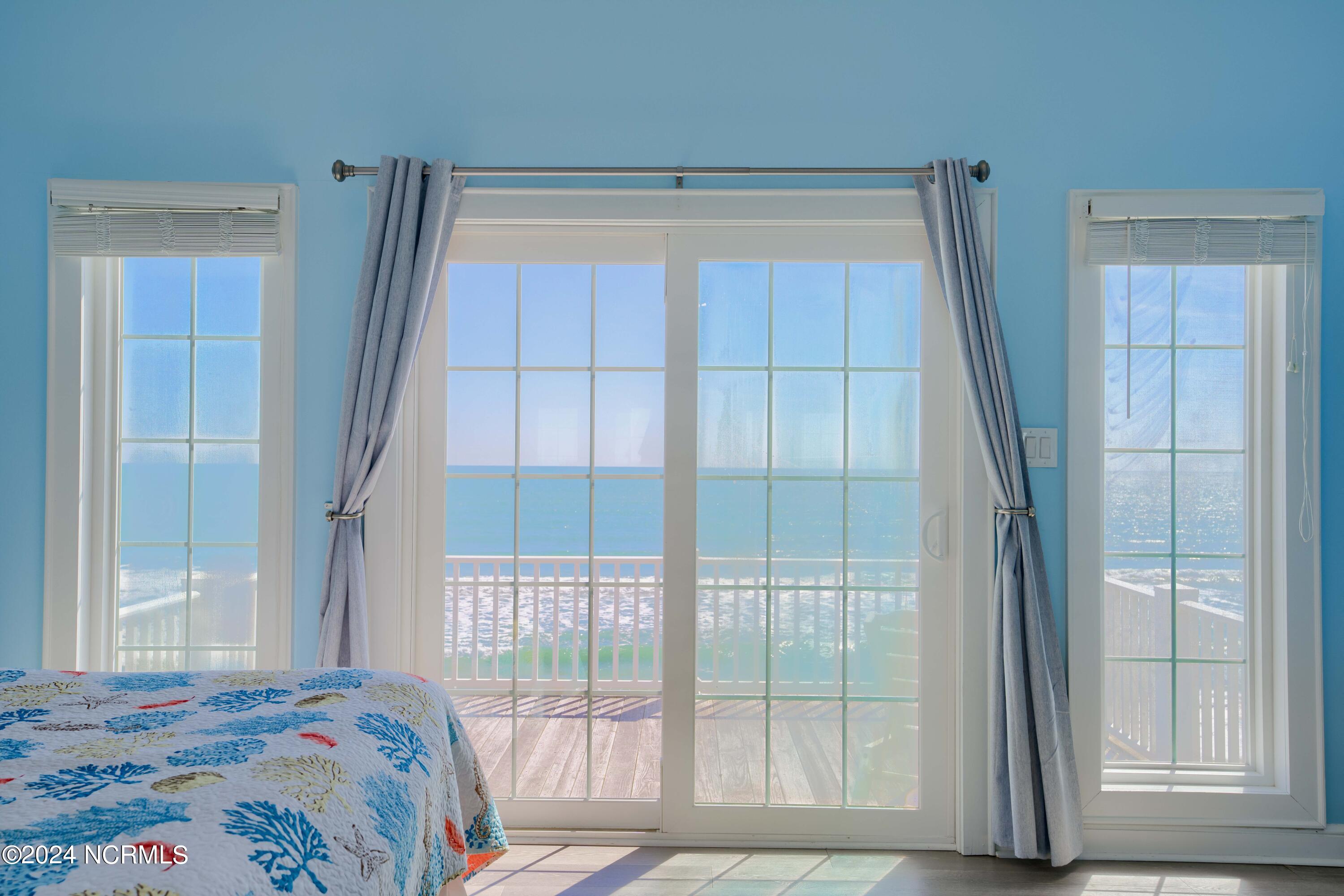 4192-4194 Island Drive