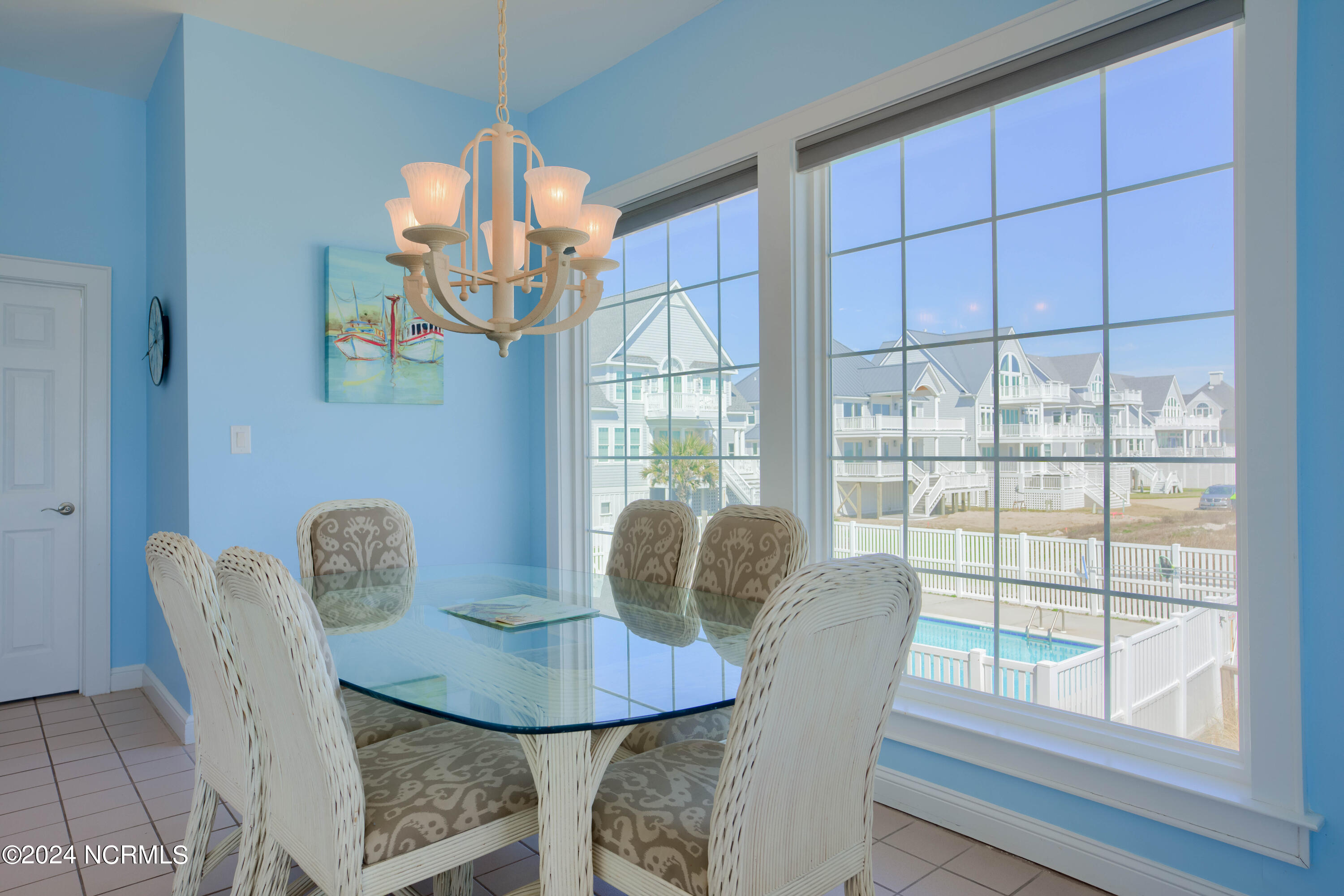 4192-4194 Island Drive