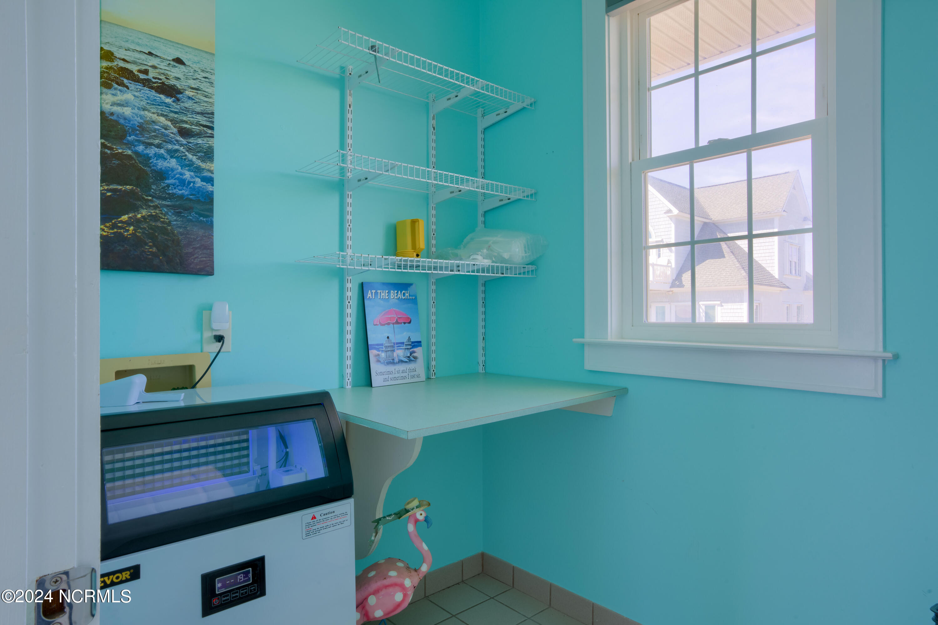 4192-4194 Island Drive