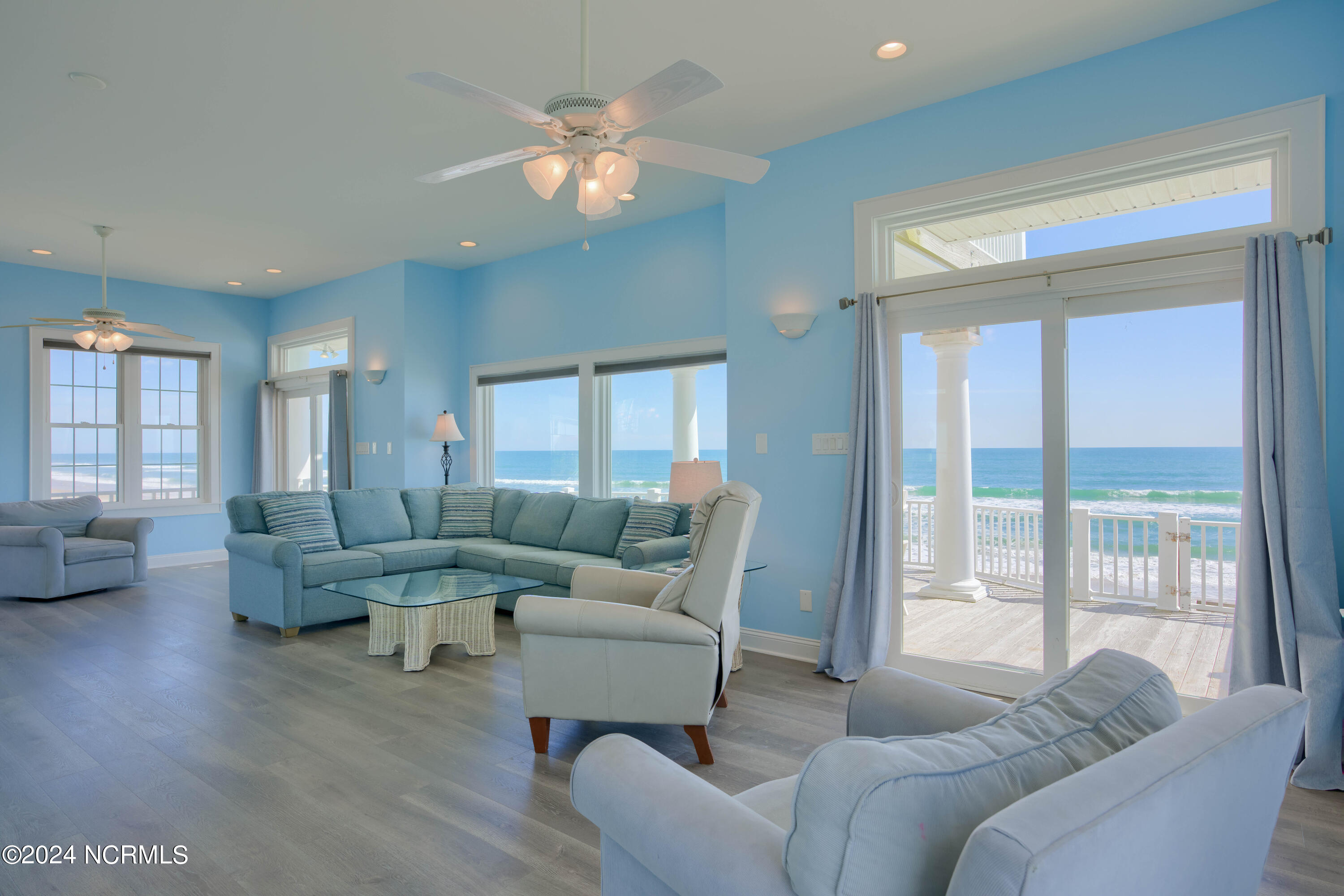 4192-4194 Island Drive