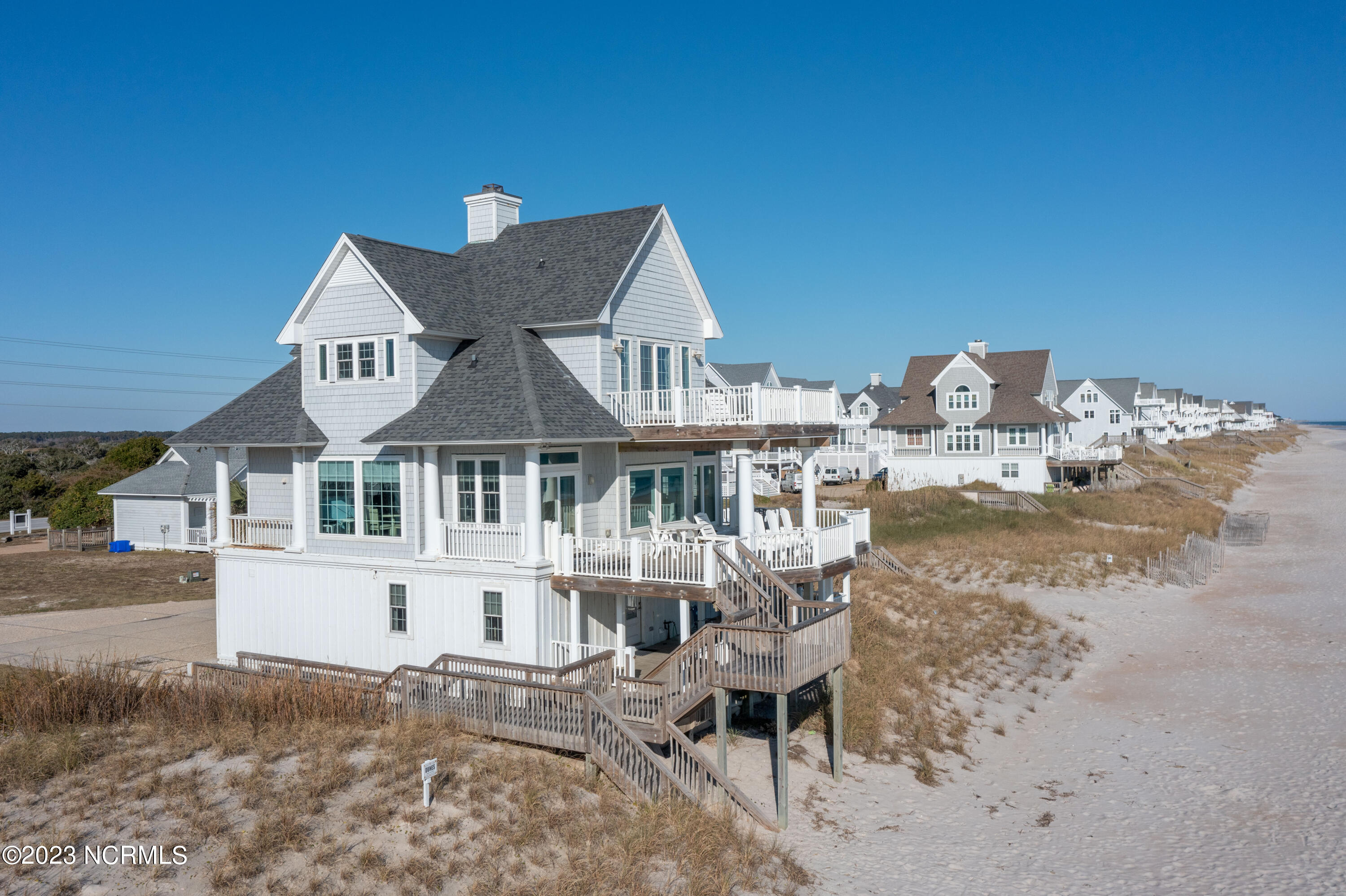 4192-4194 Island Drive