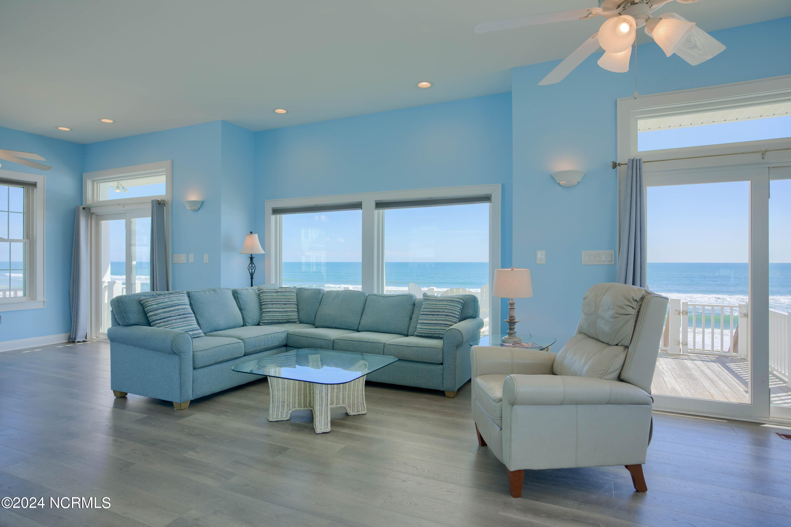 4192-4194 Island Drive