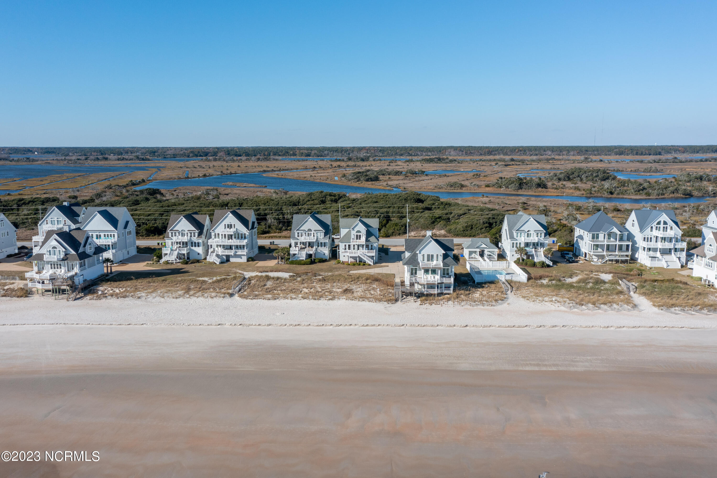 4192-4194 Island Drive