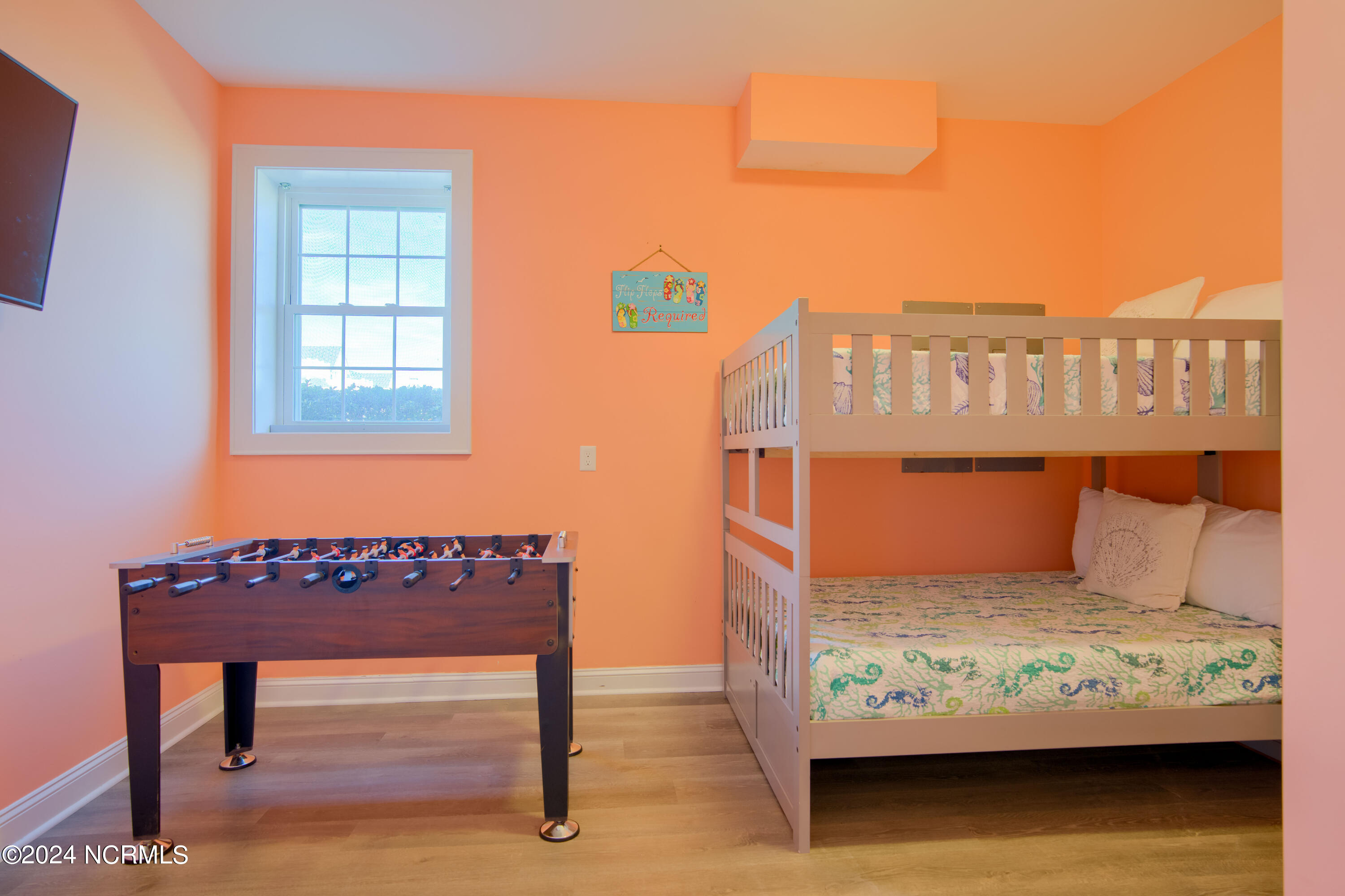 4192-4194 Island Drive