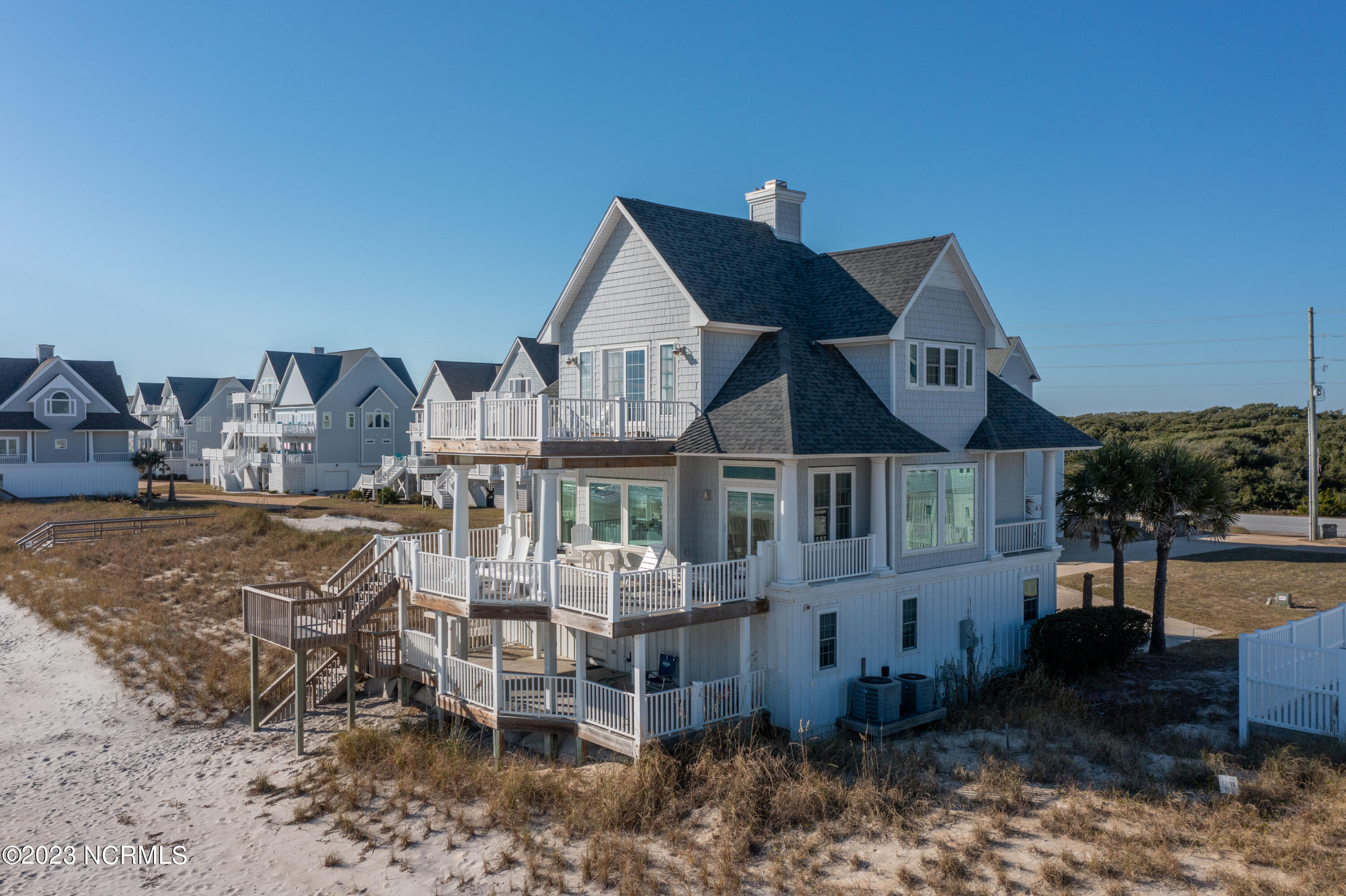 4192-4194 Island Drive