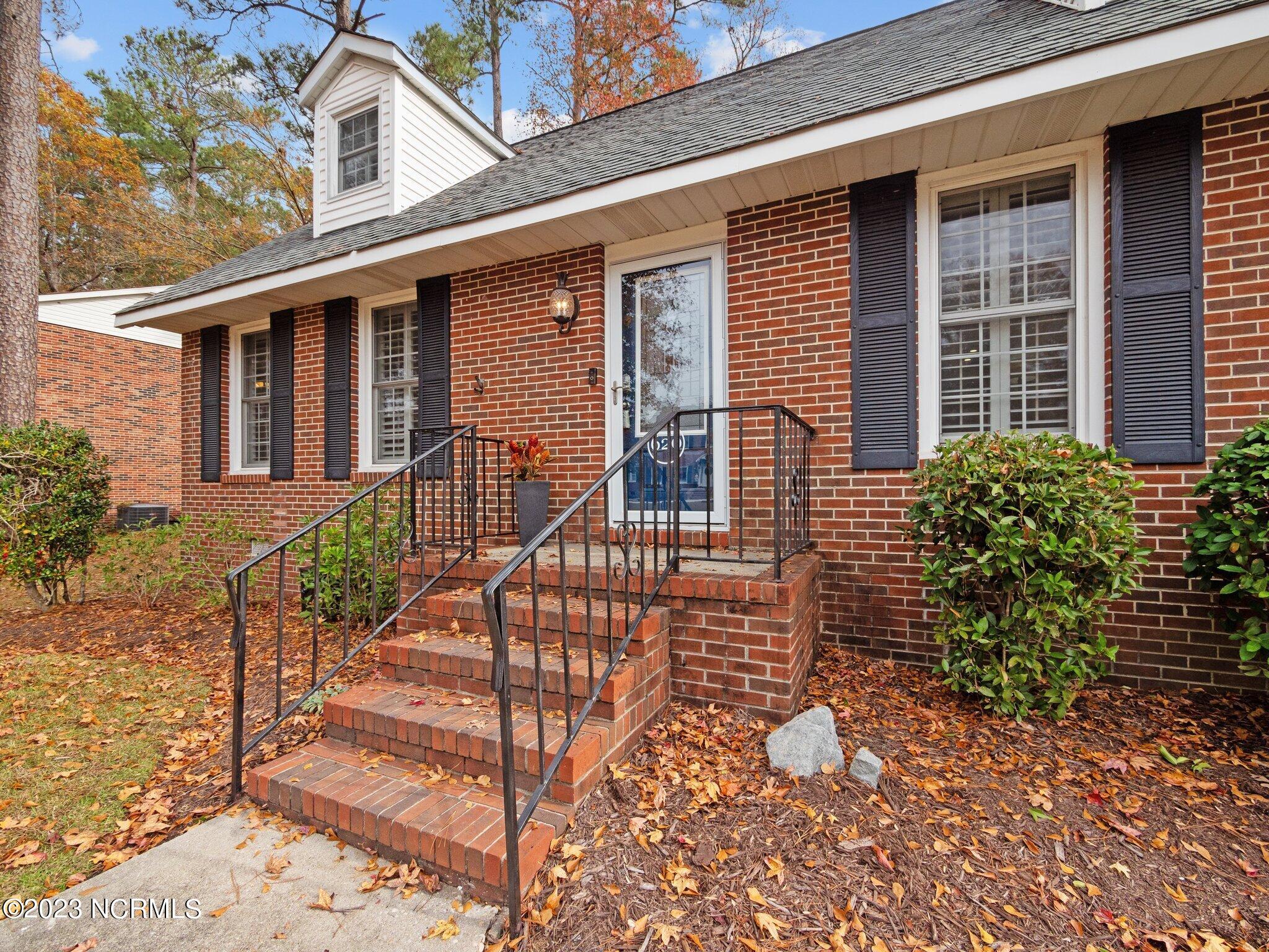 620 Shadowwood Drive