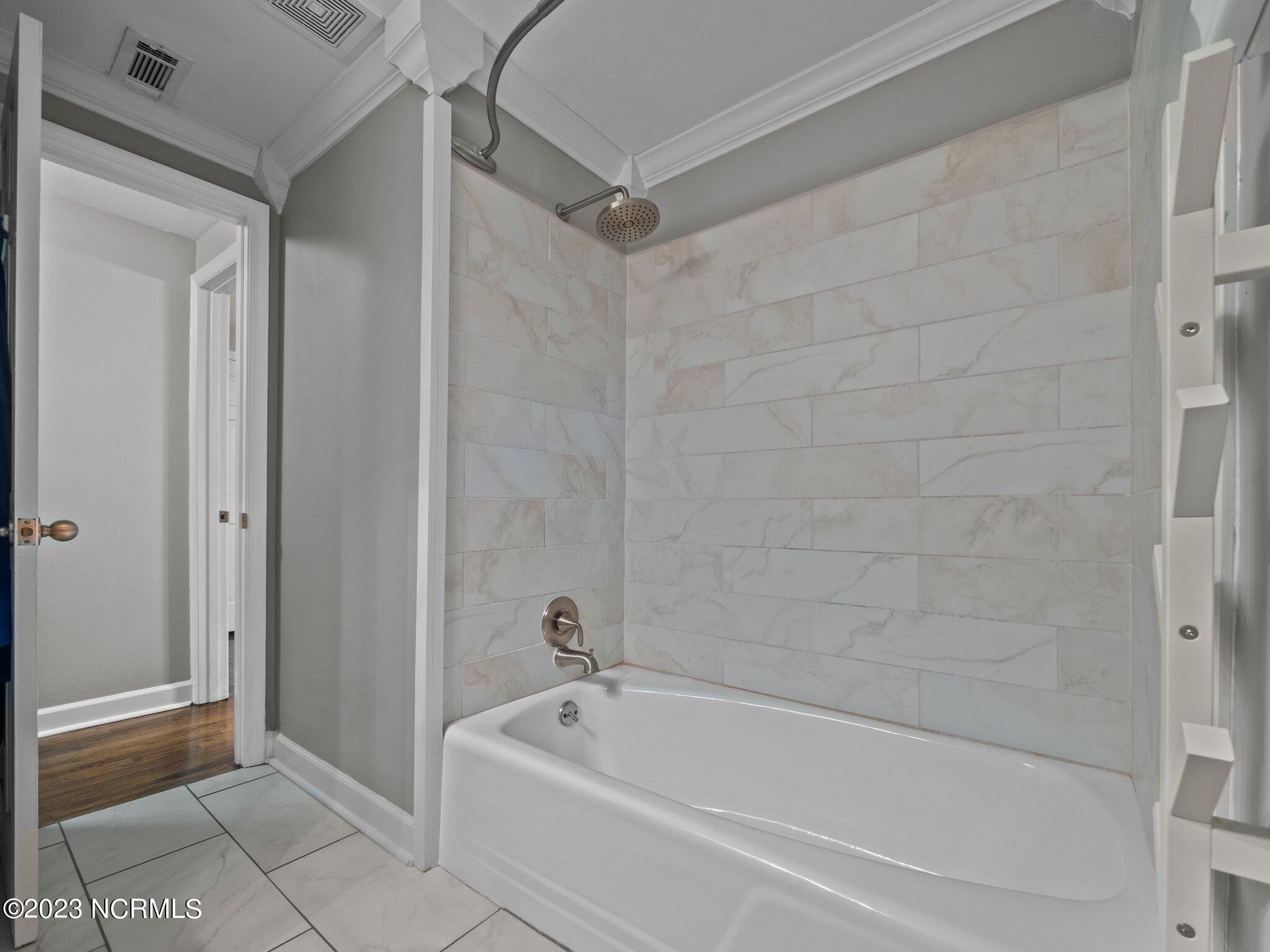 620 Shadowwood Drive