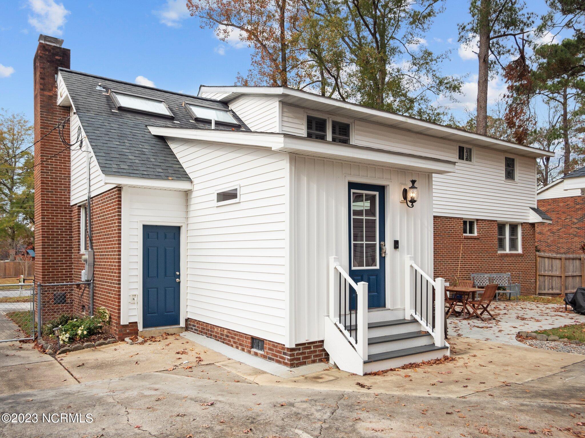 620 Shadowwood Drive