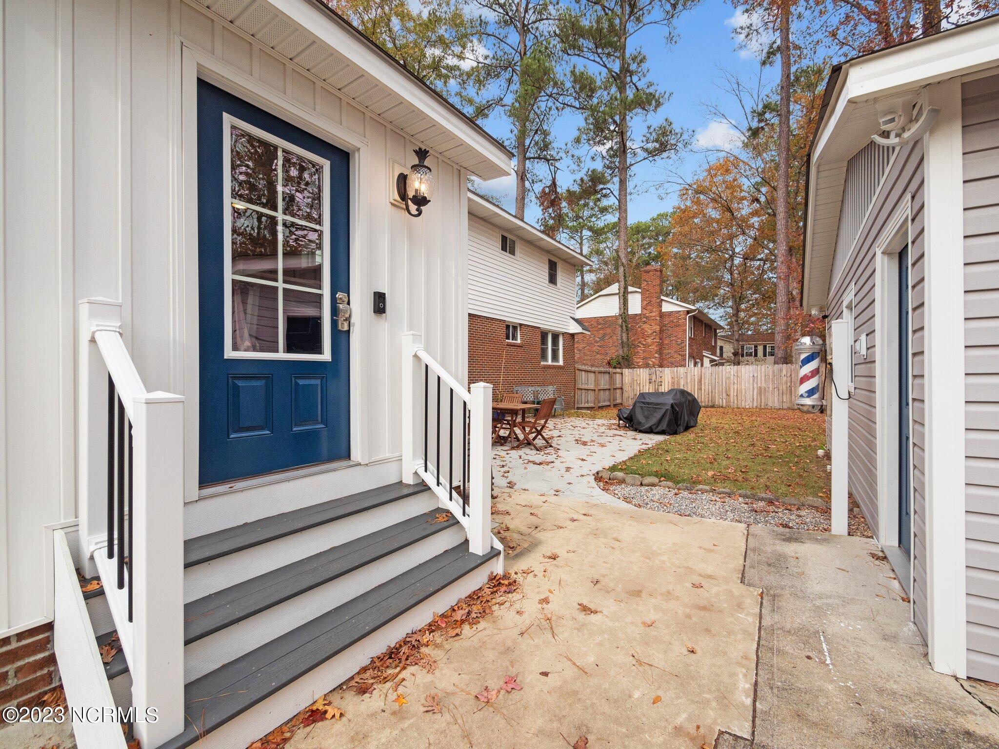 620 Shadowwood Drive