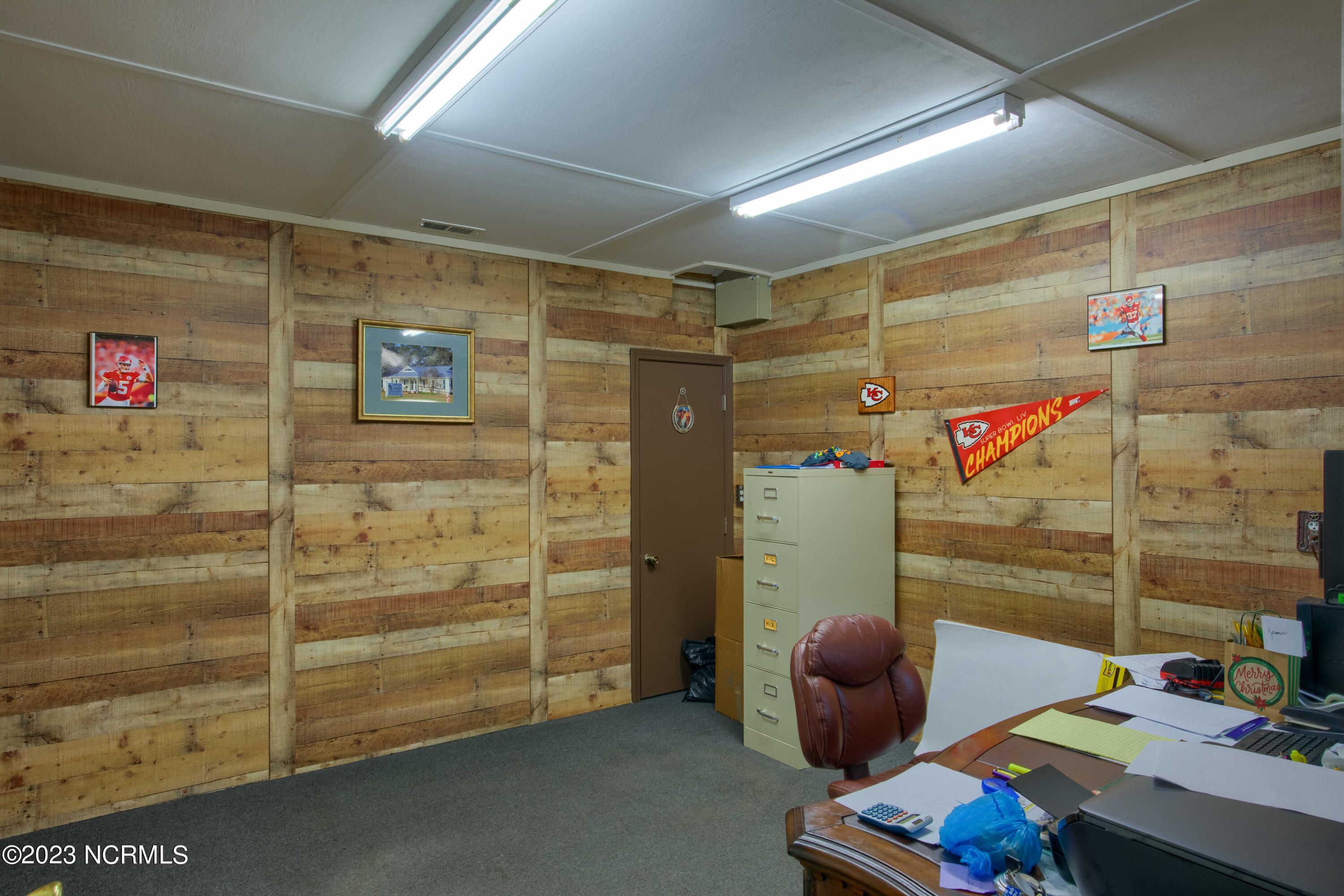 115 Commercial Lane