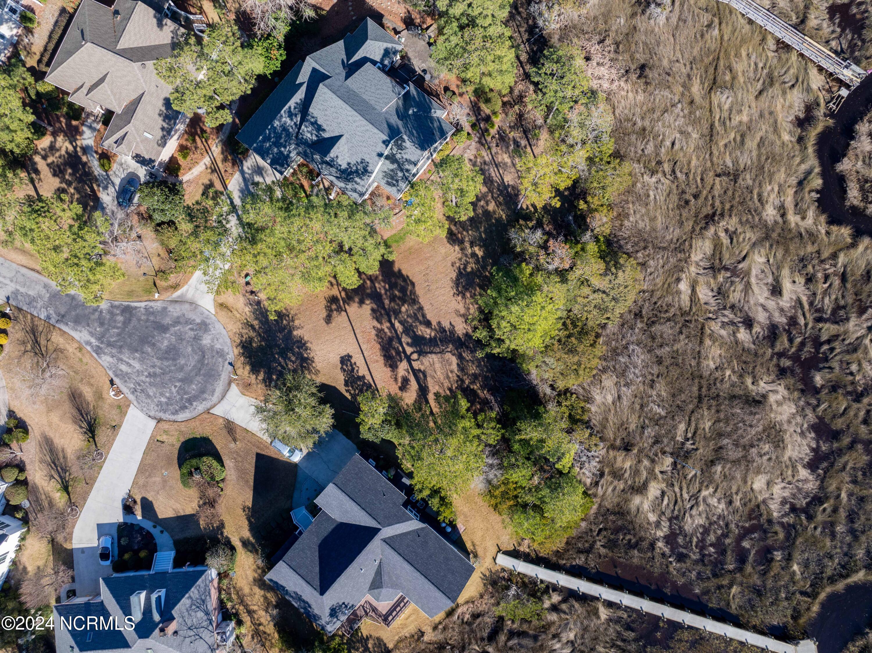 4422 Dragonfly Court