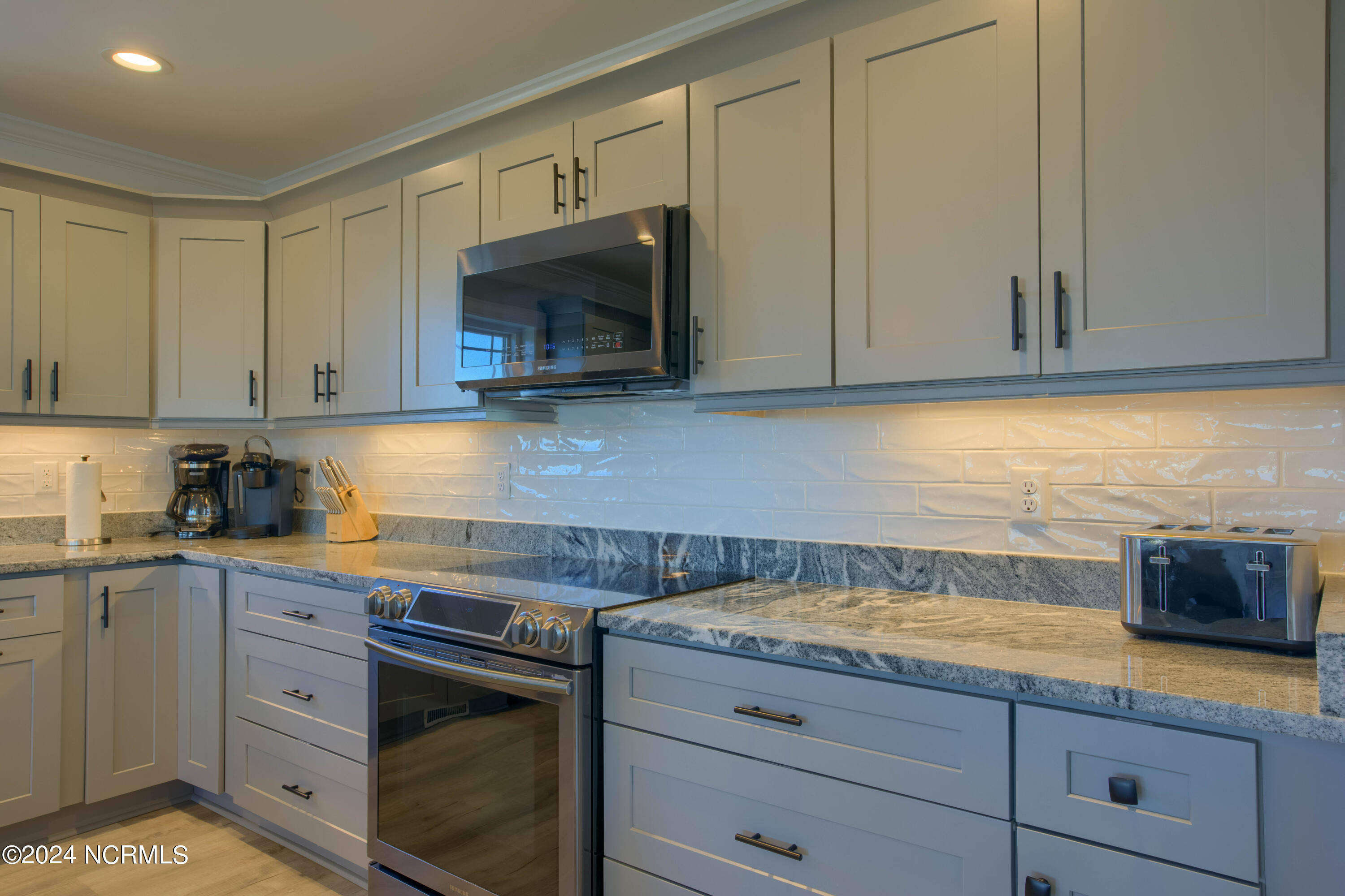 106 Charlotte Avenue