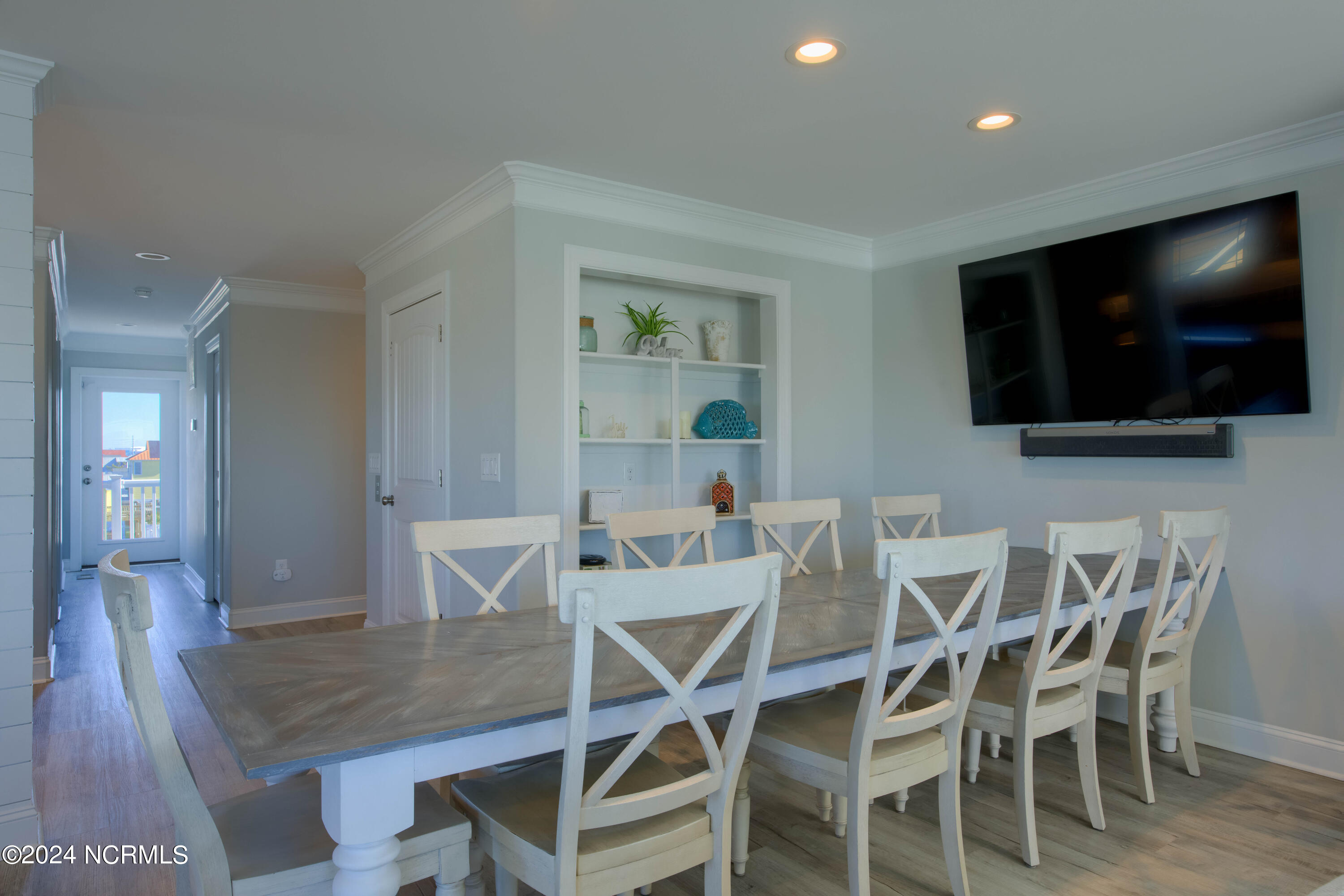 106 Charlotte Avenue