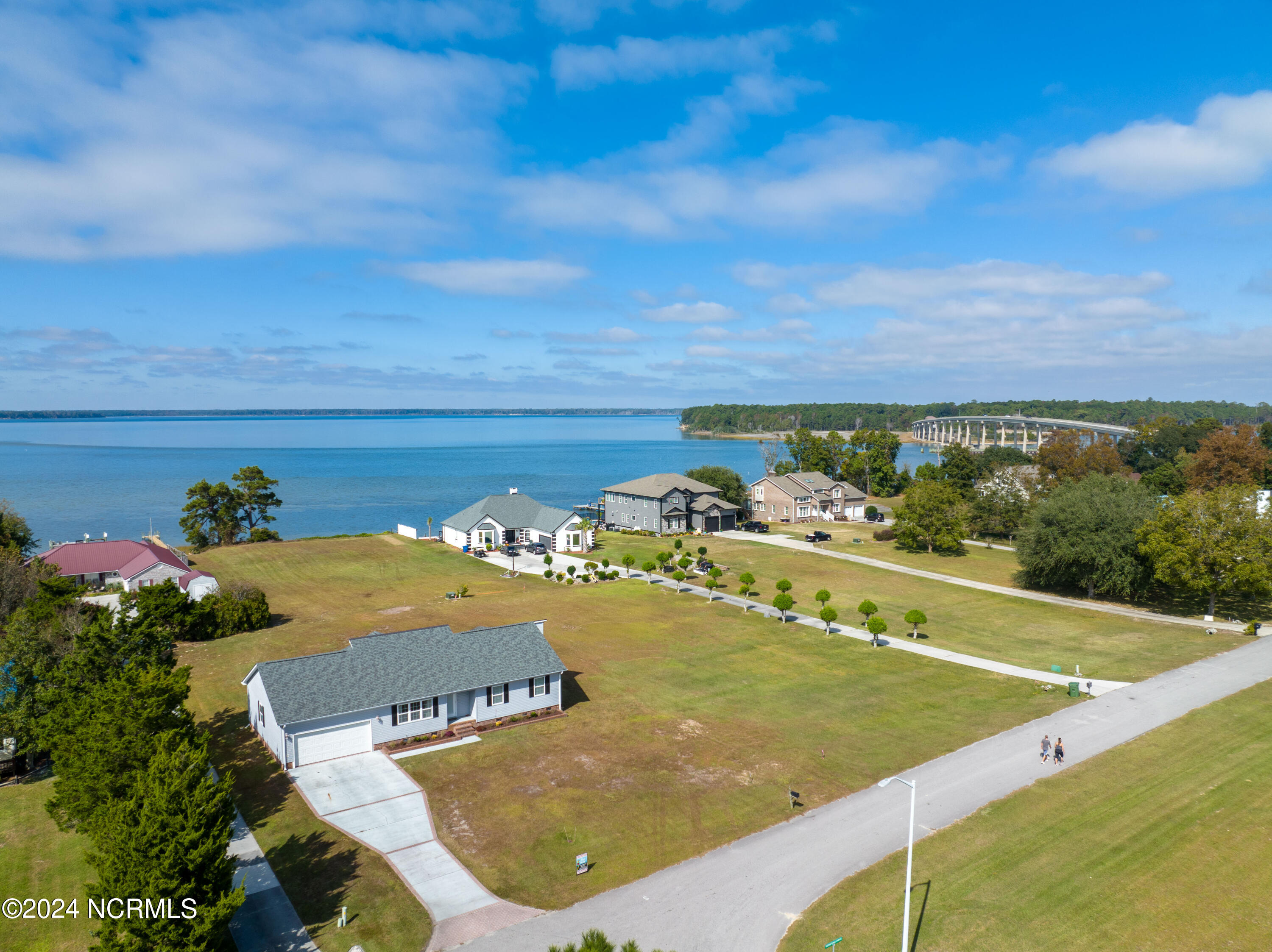 130-131 Gemstone Drive