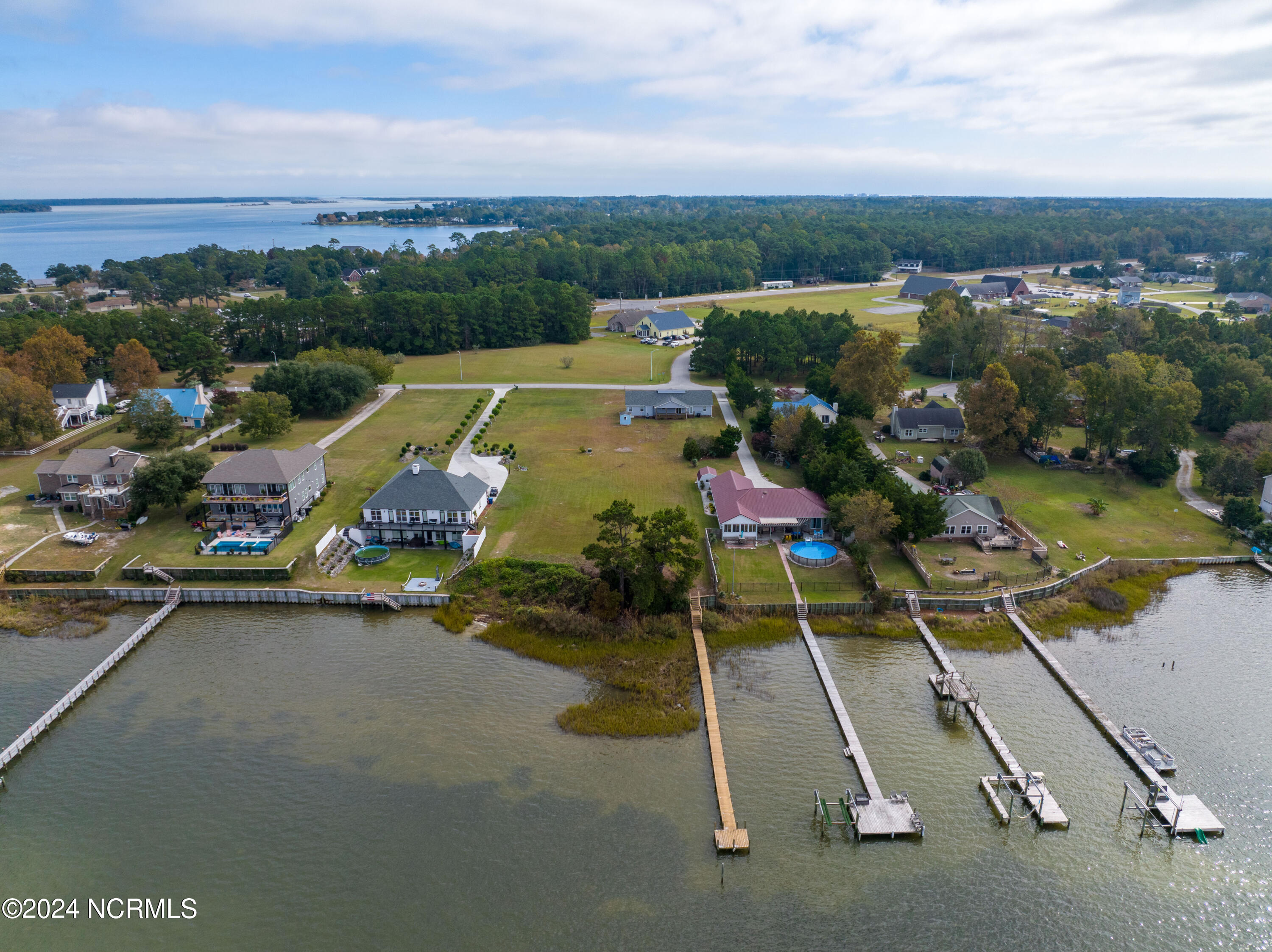 130-131 Gemstone Drive