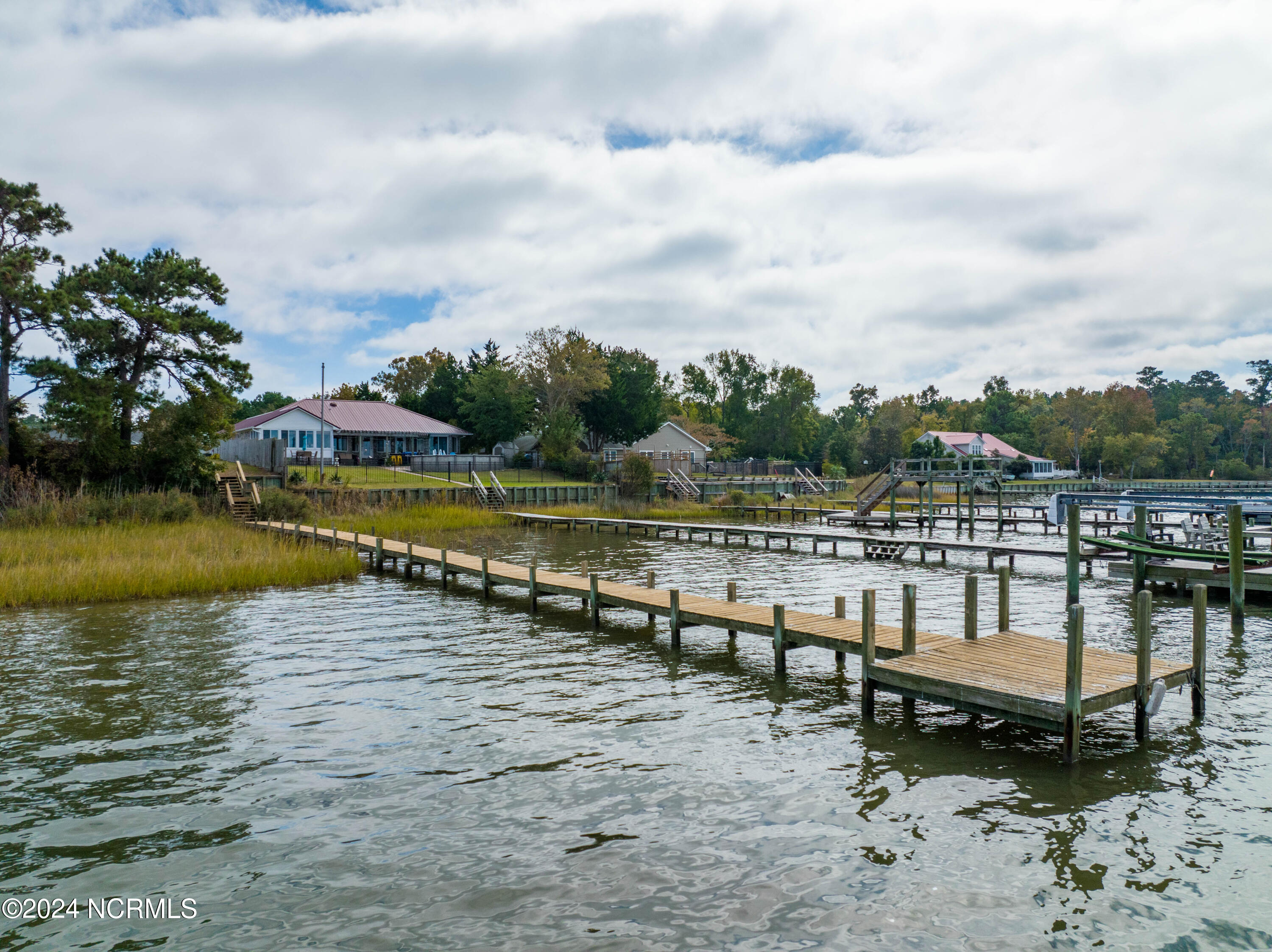 130-131 Gemstone Drive