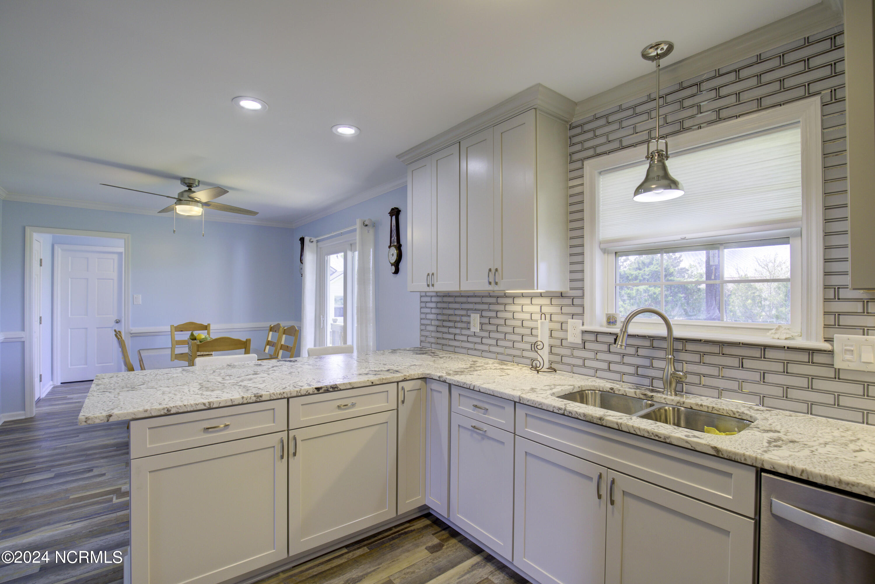 130-131 Gemstone Drive