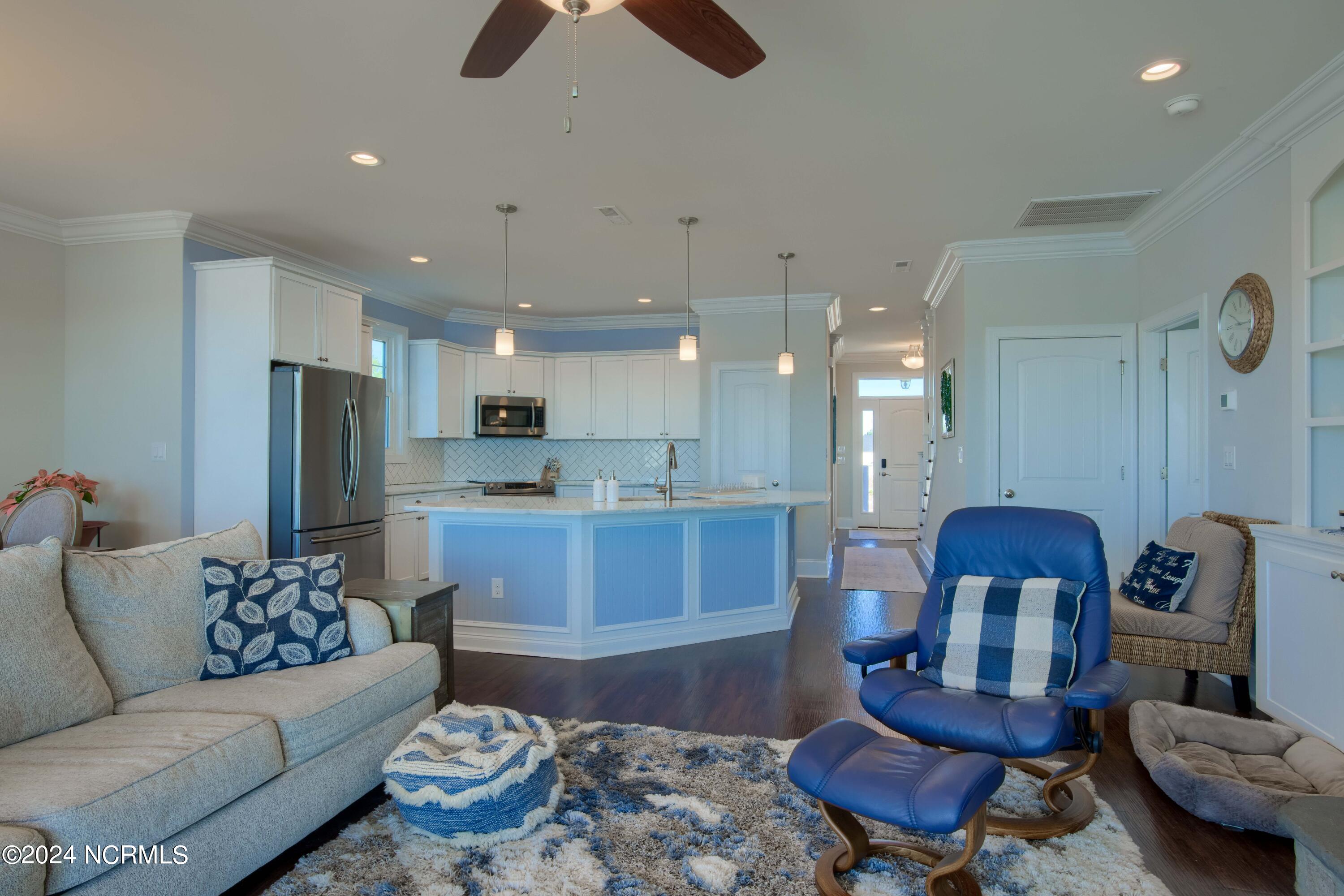 409 Pearl Button Way