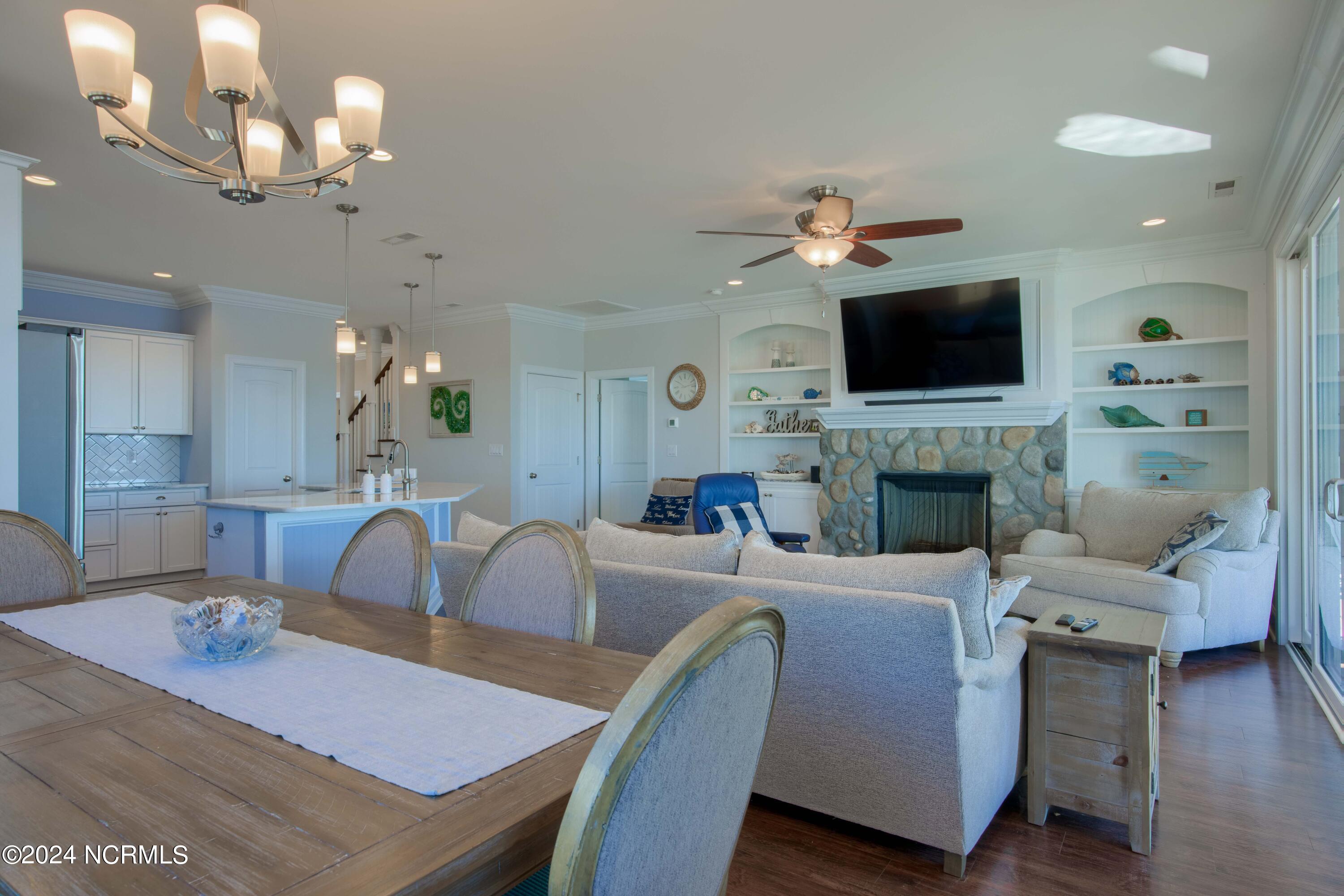 409 Pearl Button Way