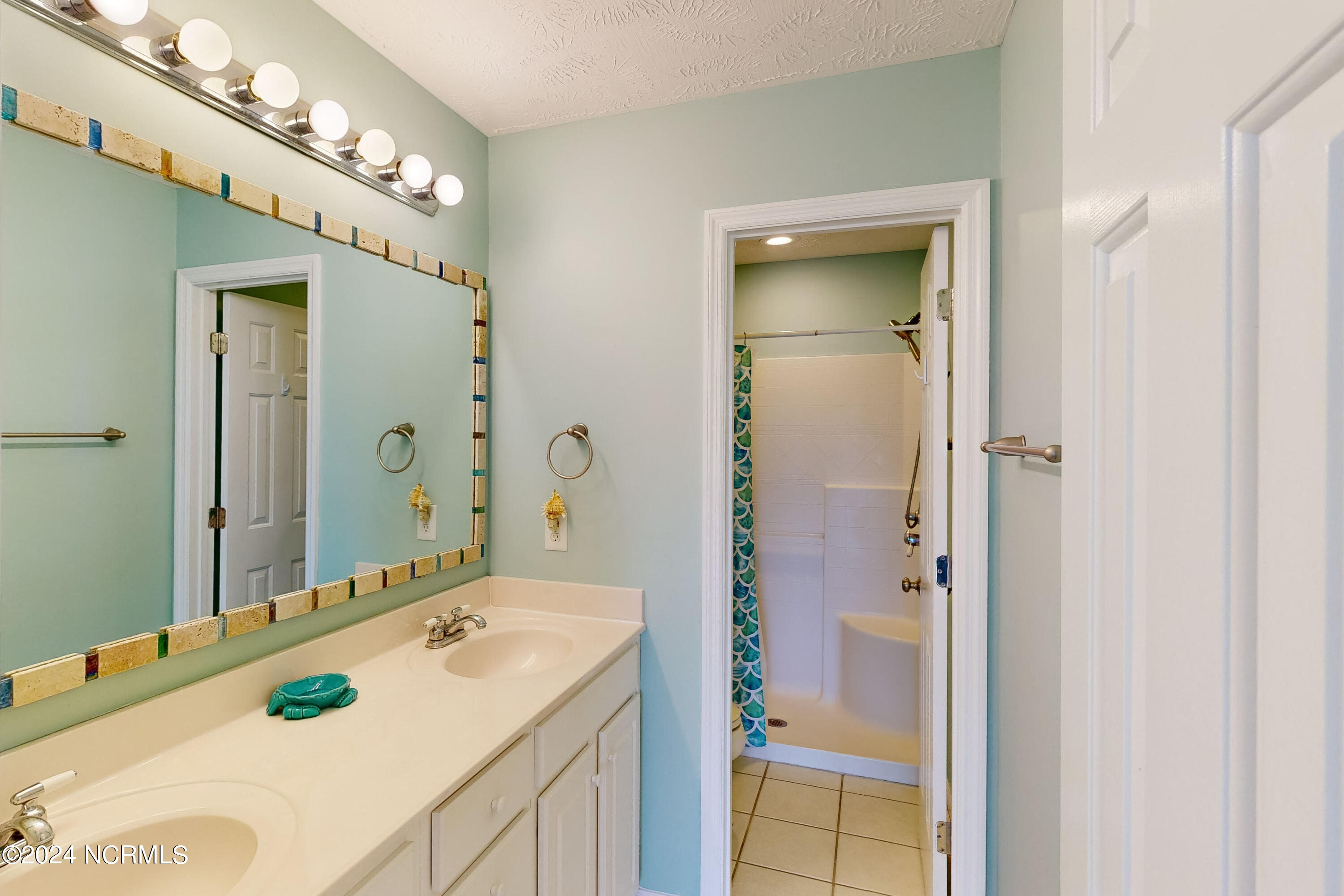 1145 S Topsail Drive, A