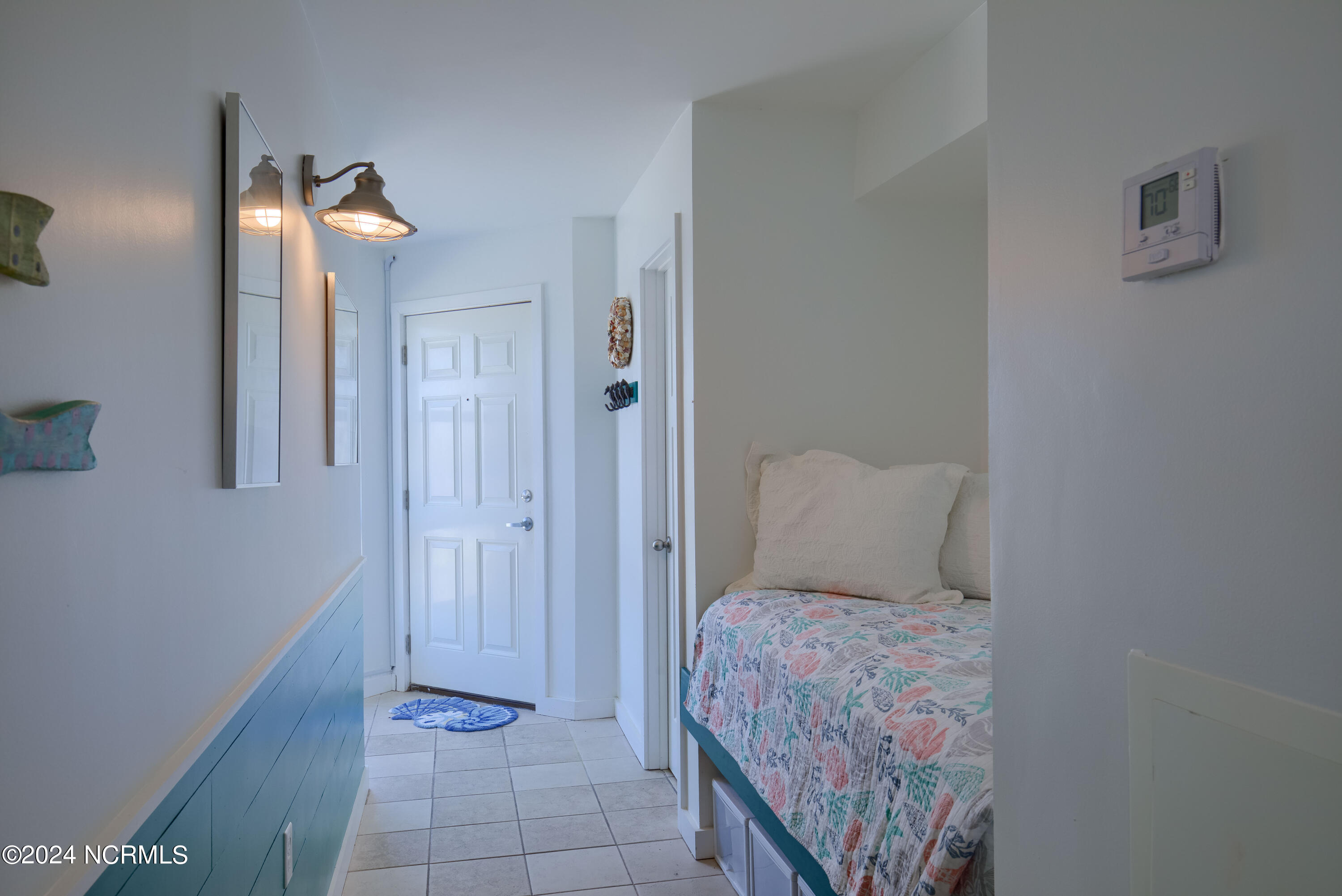 2000 New River Inlet Road, 3201