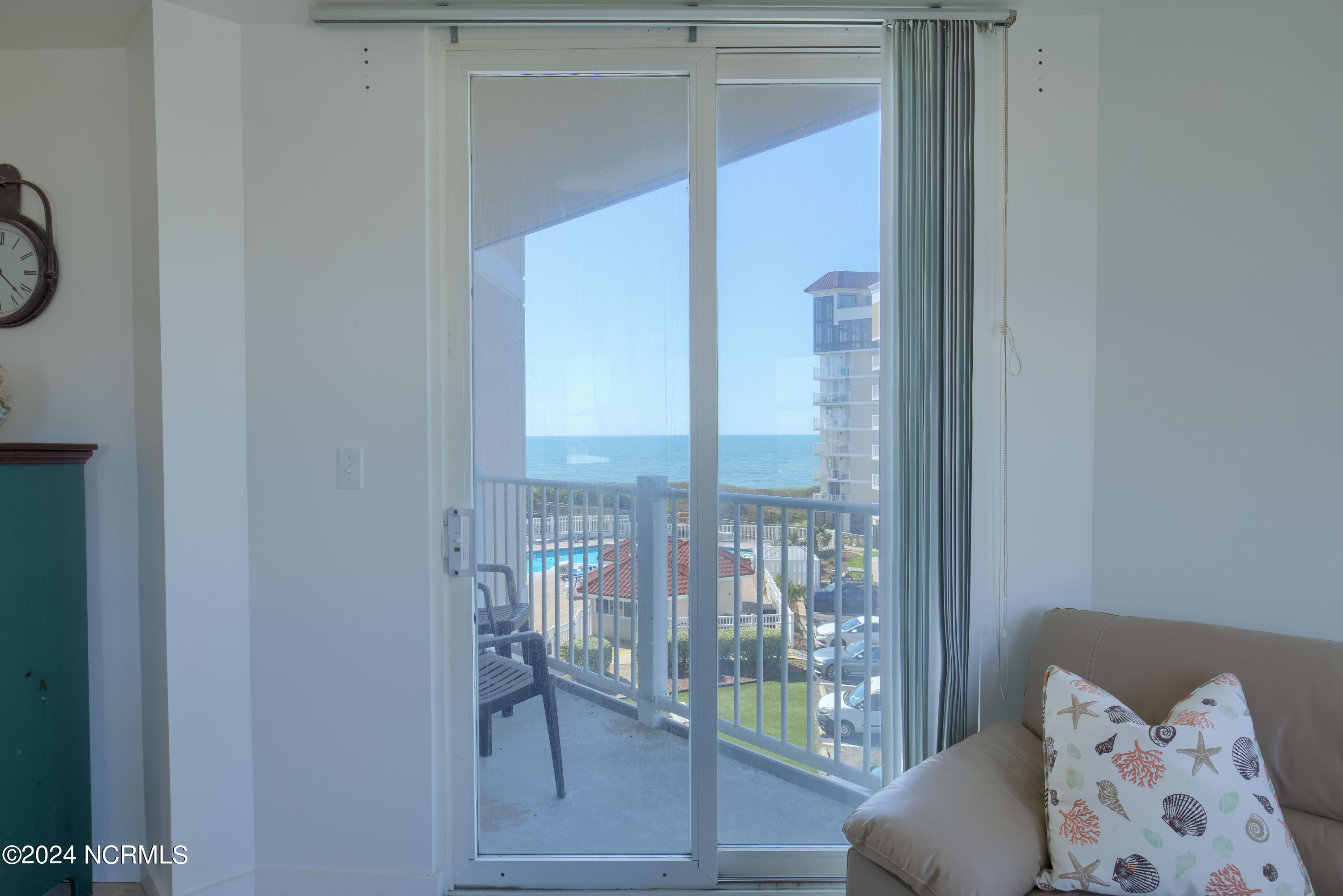 2000 New River Inlet Road, 3201