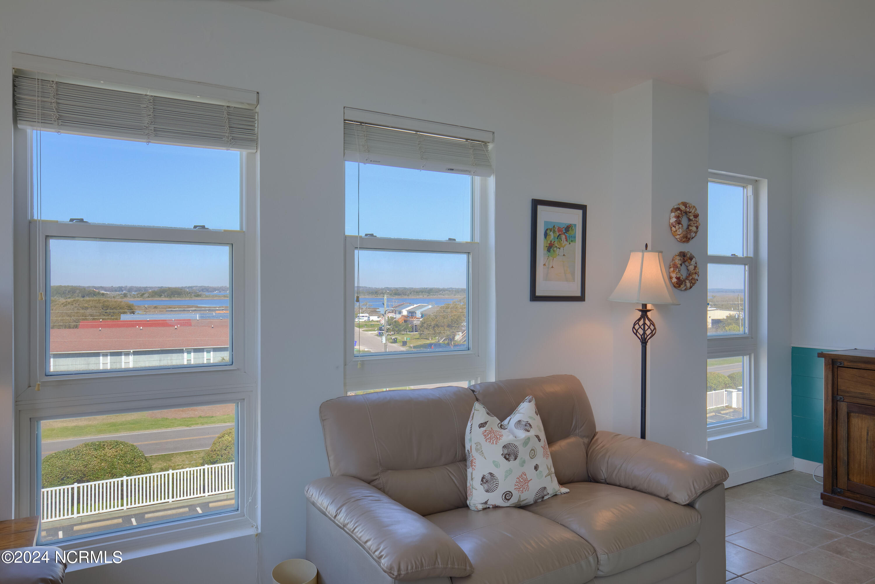 2000 New River Inlet Road, 3201