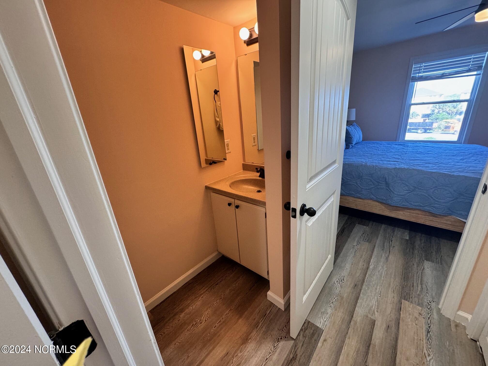 918 N New River Drive