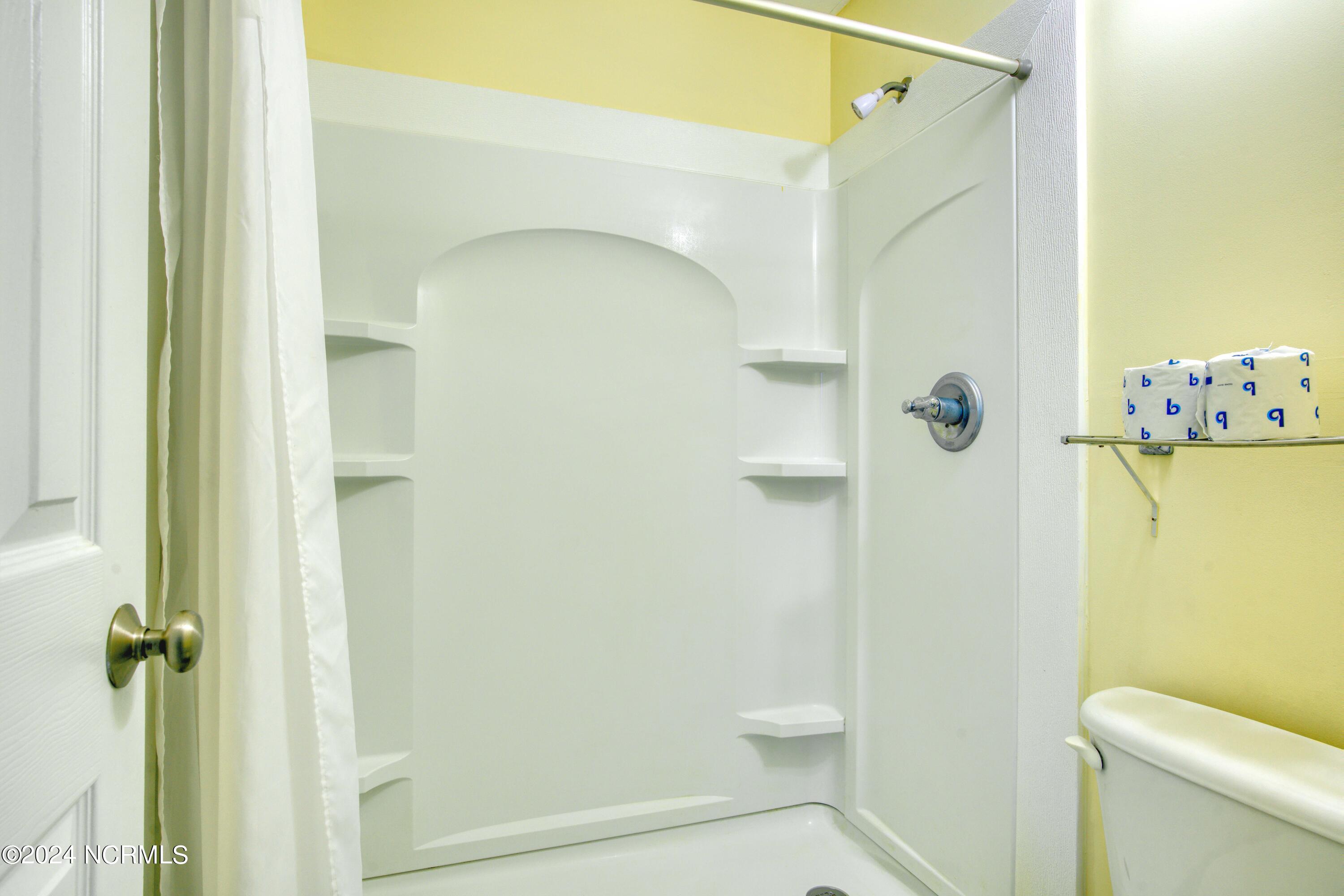 1501 N New River Drive, 203