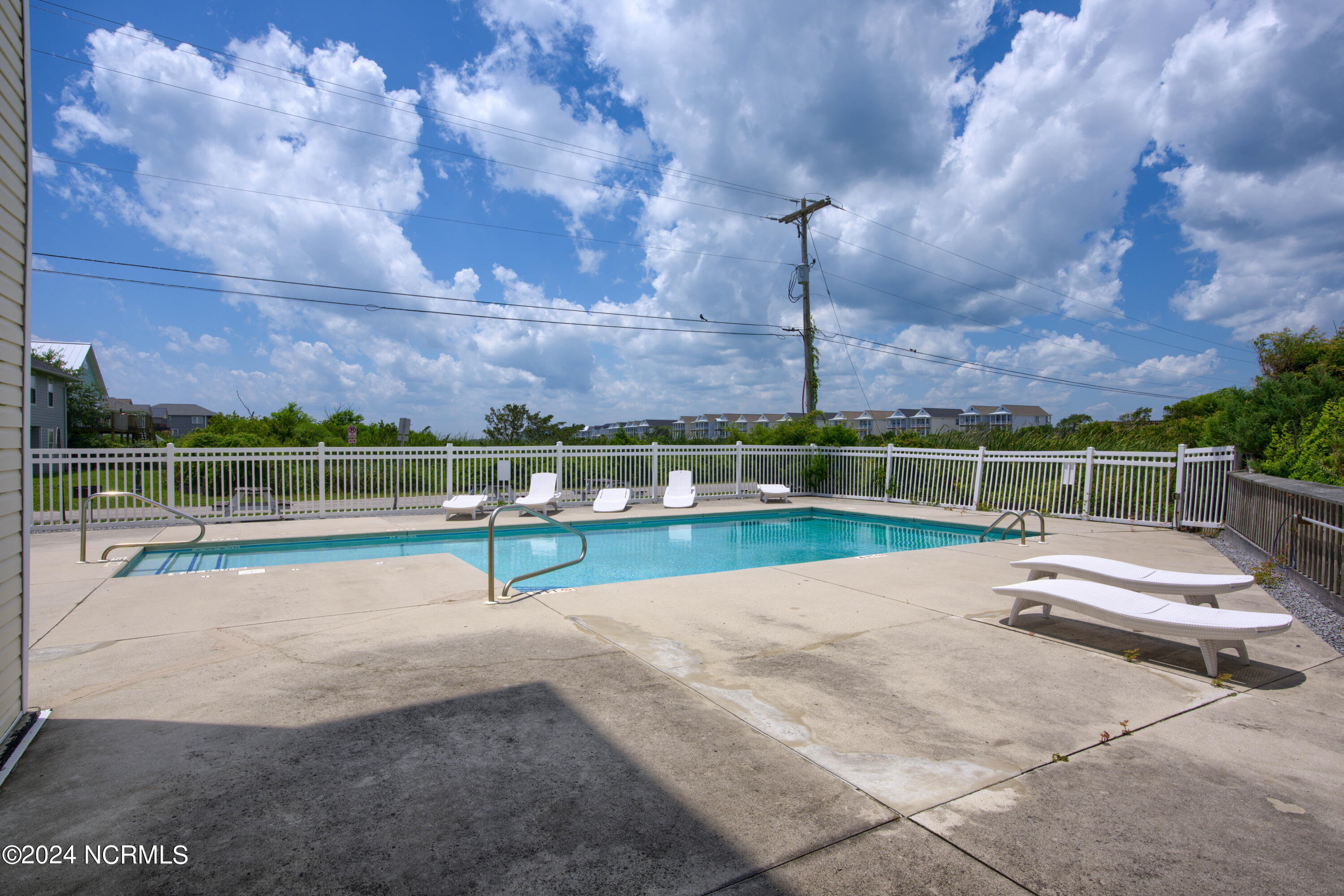1501 N New River Drive, 203
