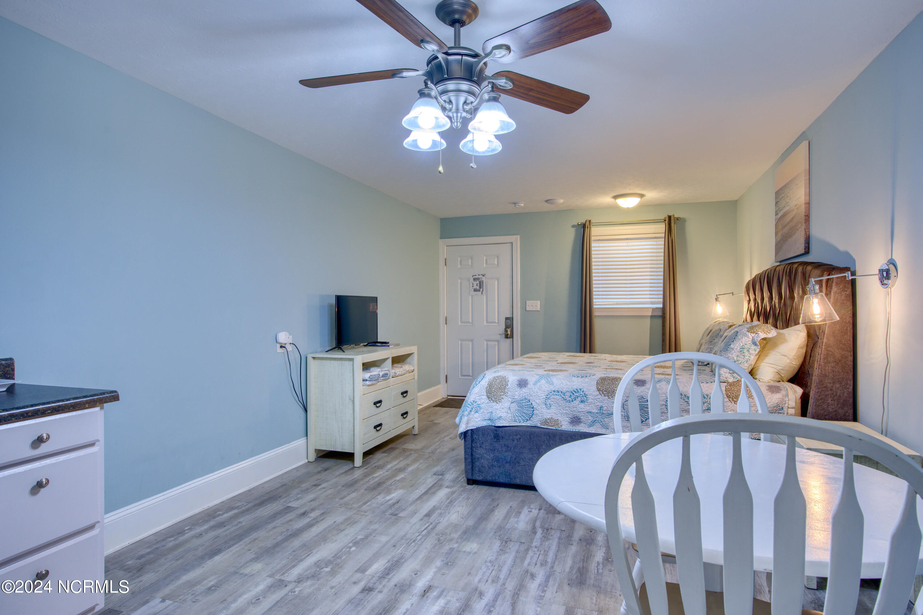 1501 N New River Drive, 203