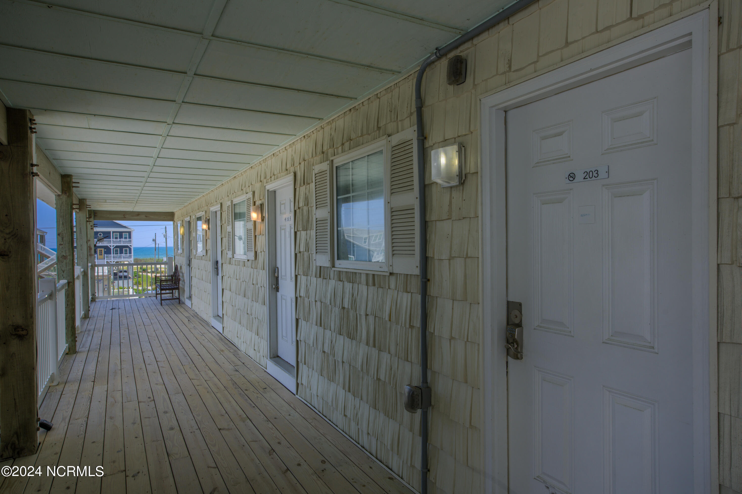 1501 N New River Drive, 203