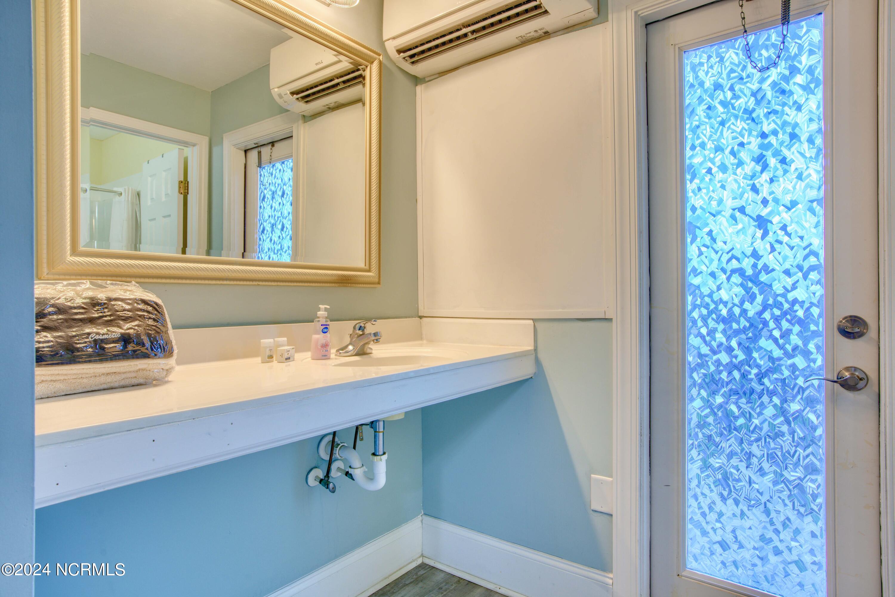 1501 N New River Drive, 203