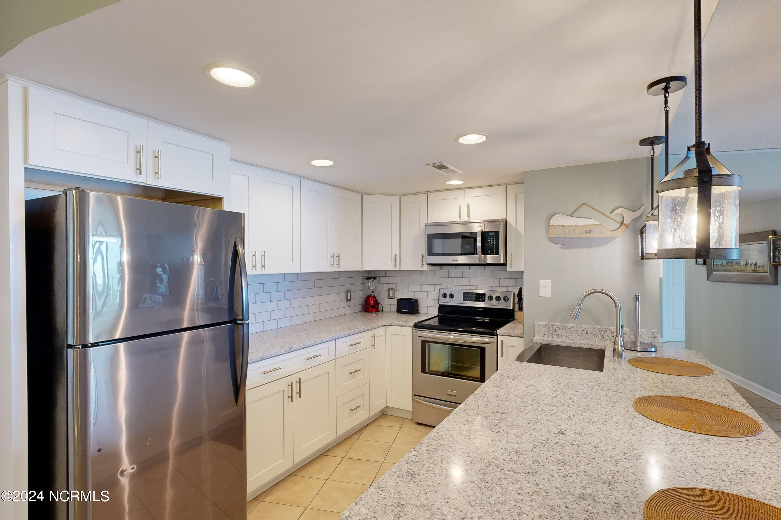 2000 New River Inlet Road, Unit 3408