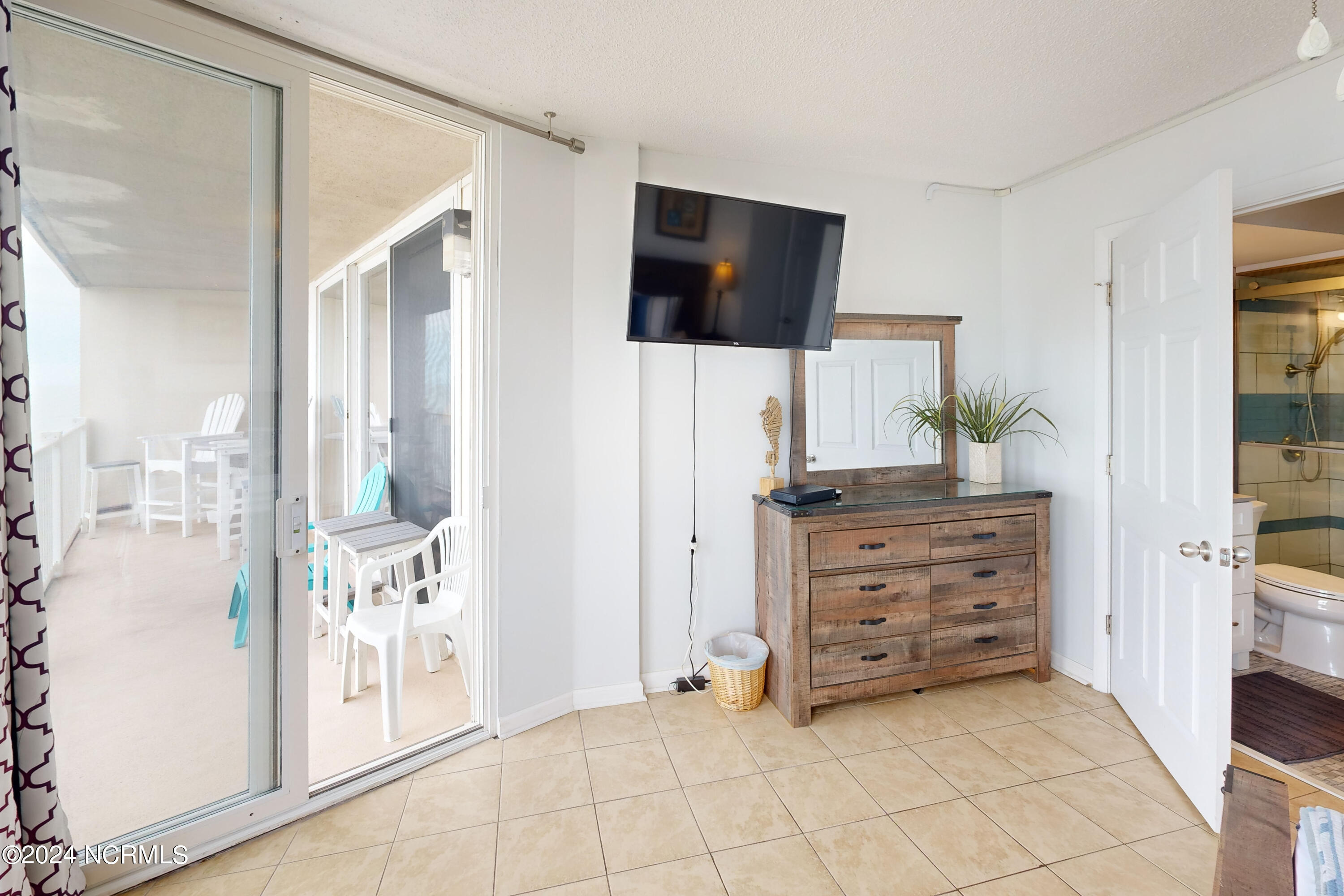 2000 New River Inlet Road, Unit 3408