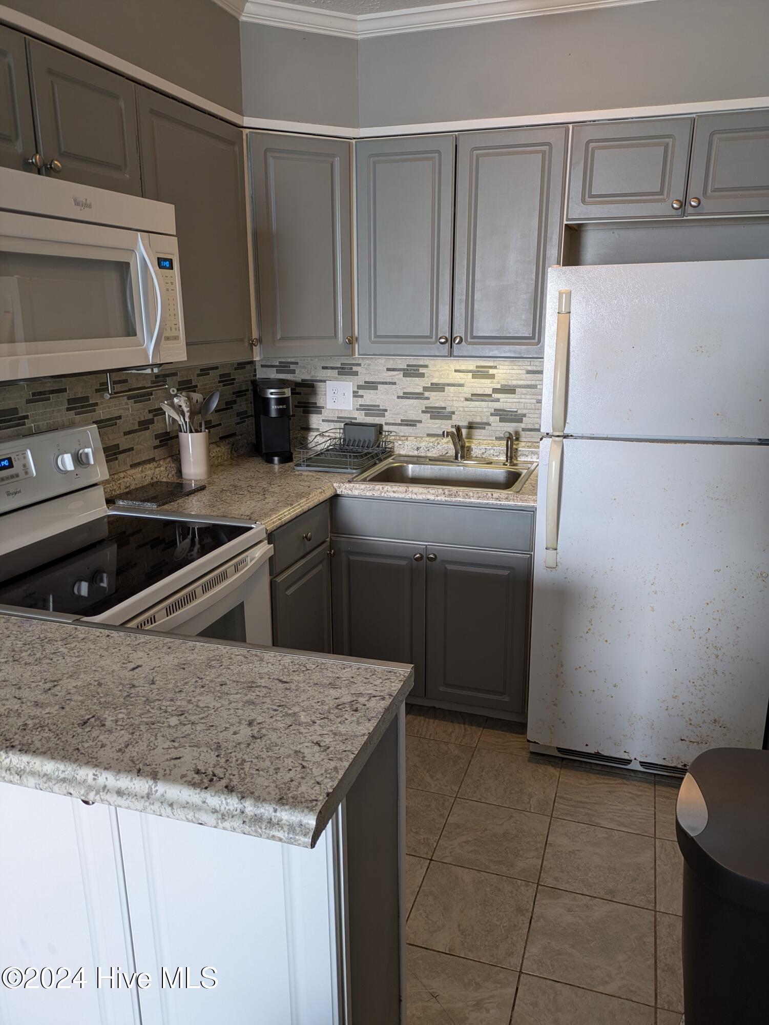 2174 New River Inlet Road, 385