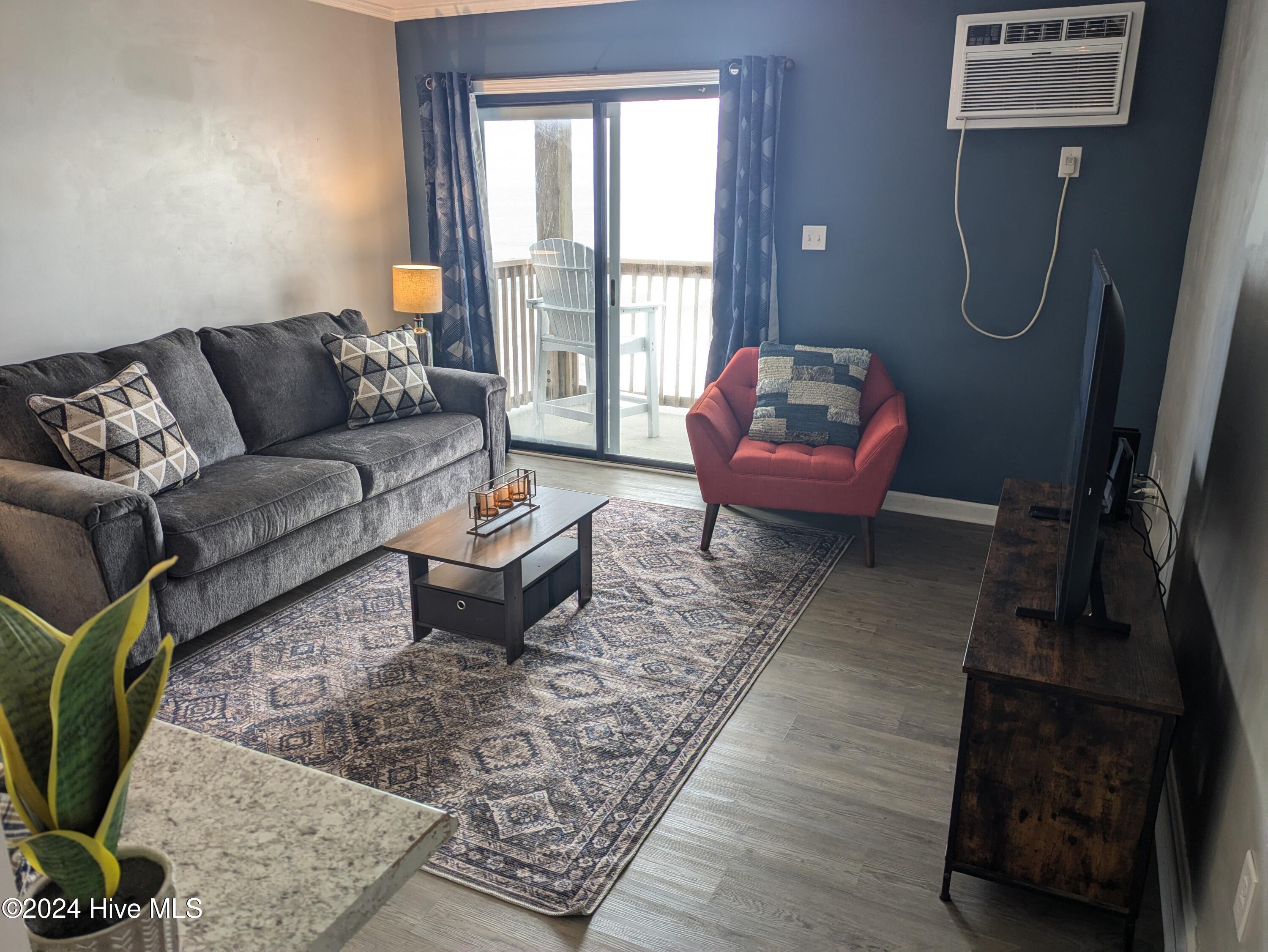 2174 New River Inlet Road, 385