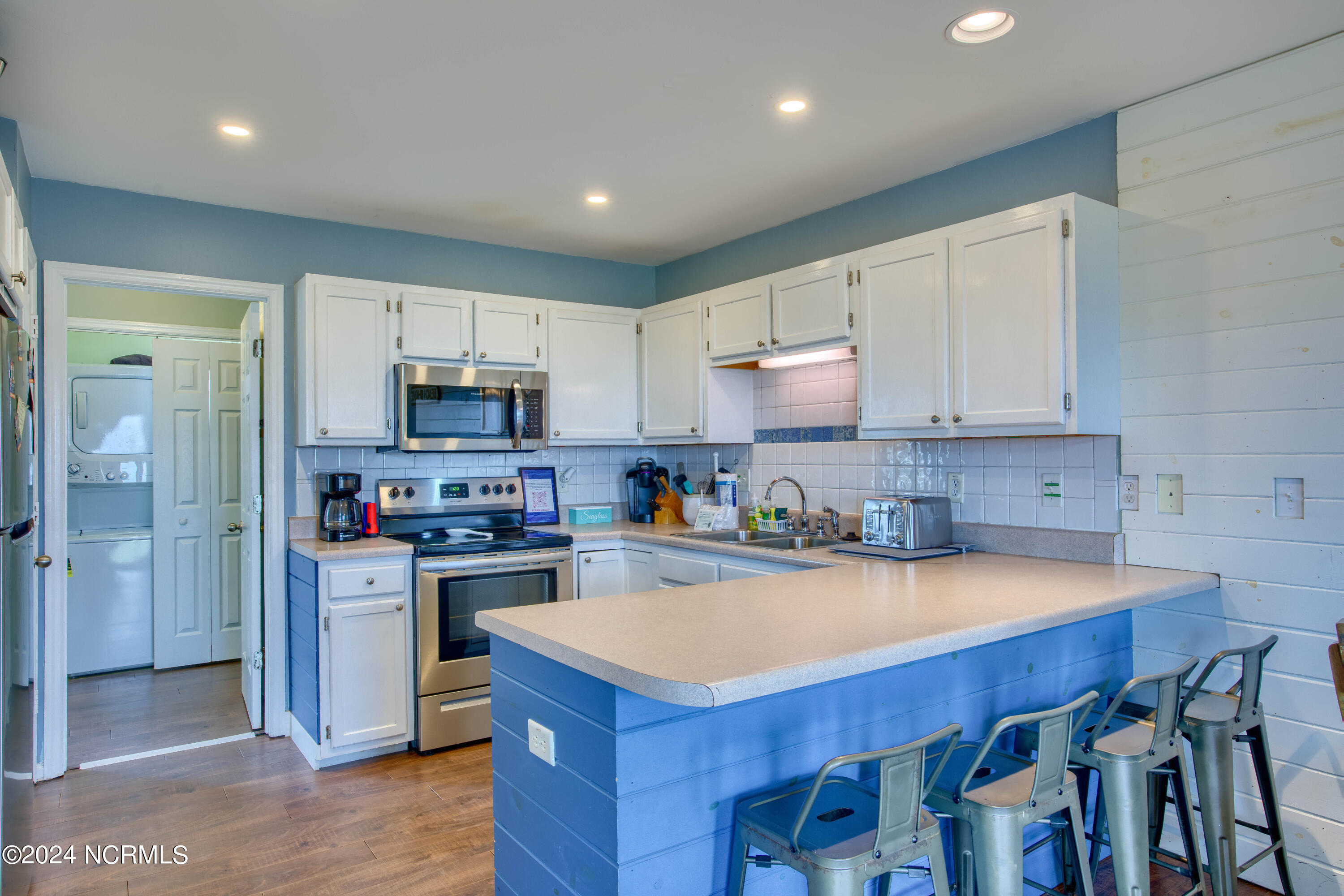 3994 Island Drive
