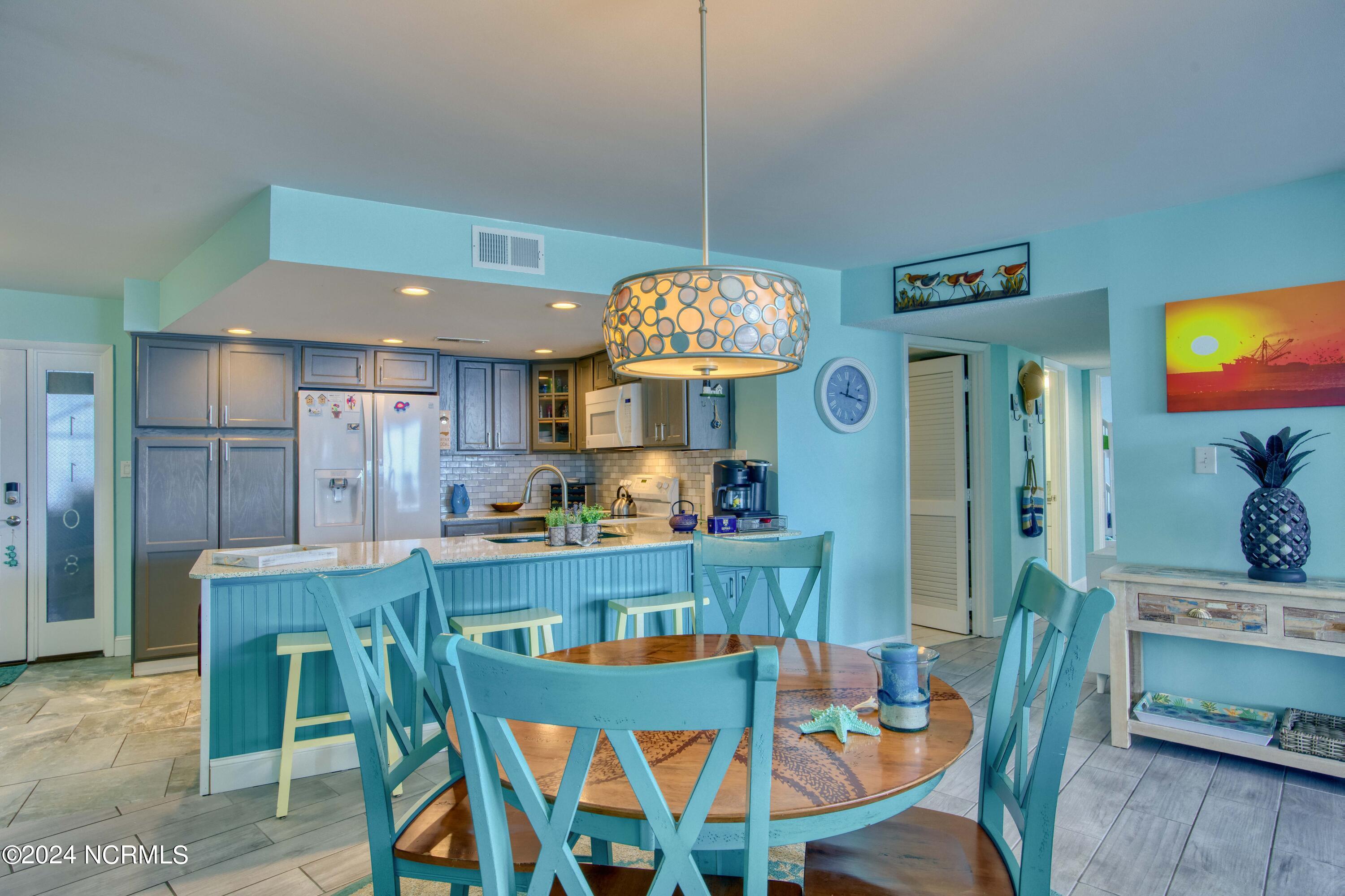 2000 New River Inlet Road, Unit 1108